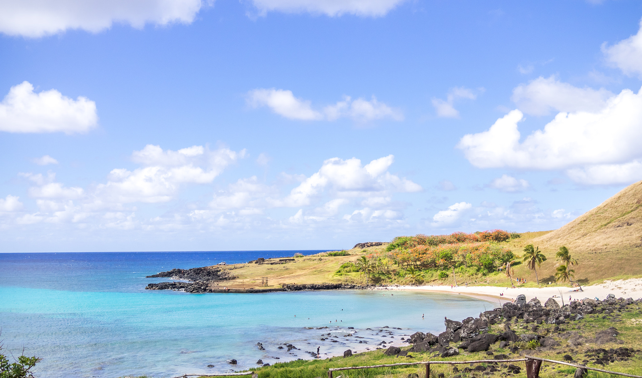 Olympus OM-D E-M1 + Panasonic Lumix G 20mm F1.7 ASPH sample photo. Polynesian beach photography