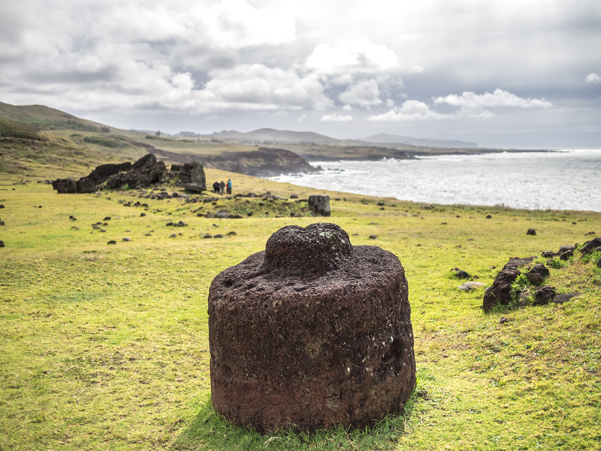 Olympus OM-D E-M1 + Panasonic Lumix G 20mm F1.7 ASPH sample photo. The hat of the moai photography