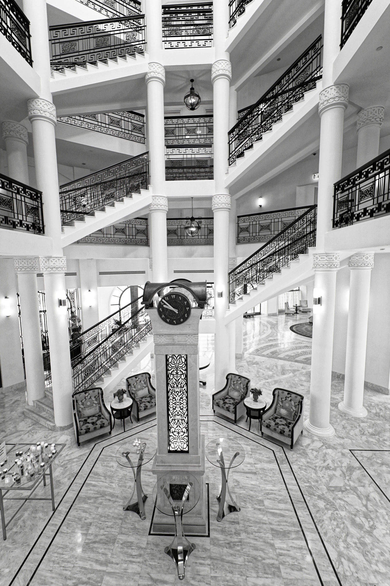 Sony a6300 + Sony E 10-18mm F4 OSS sample photo. Time to go photography