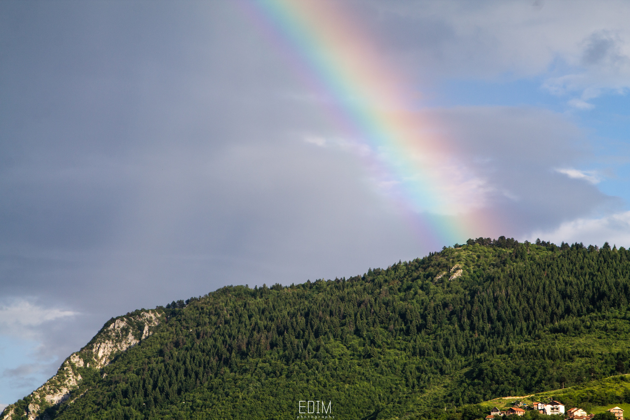 Canon EF 28-105mm f/3.5-4.5 USM sample photo. An unexpected rainbow photography