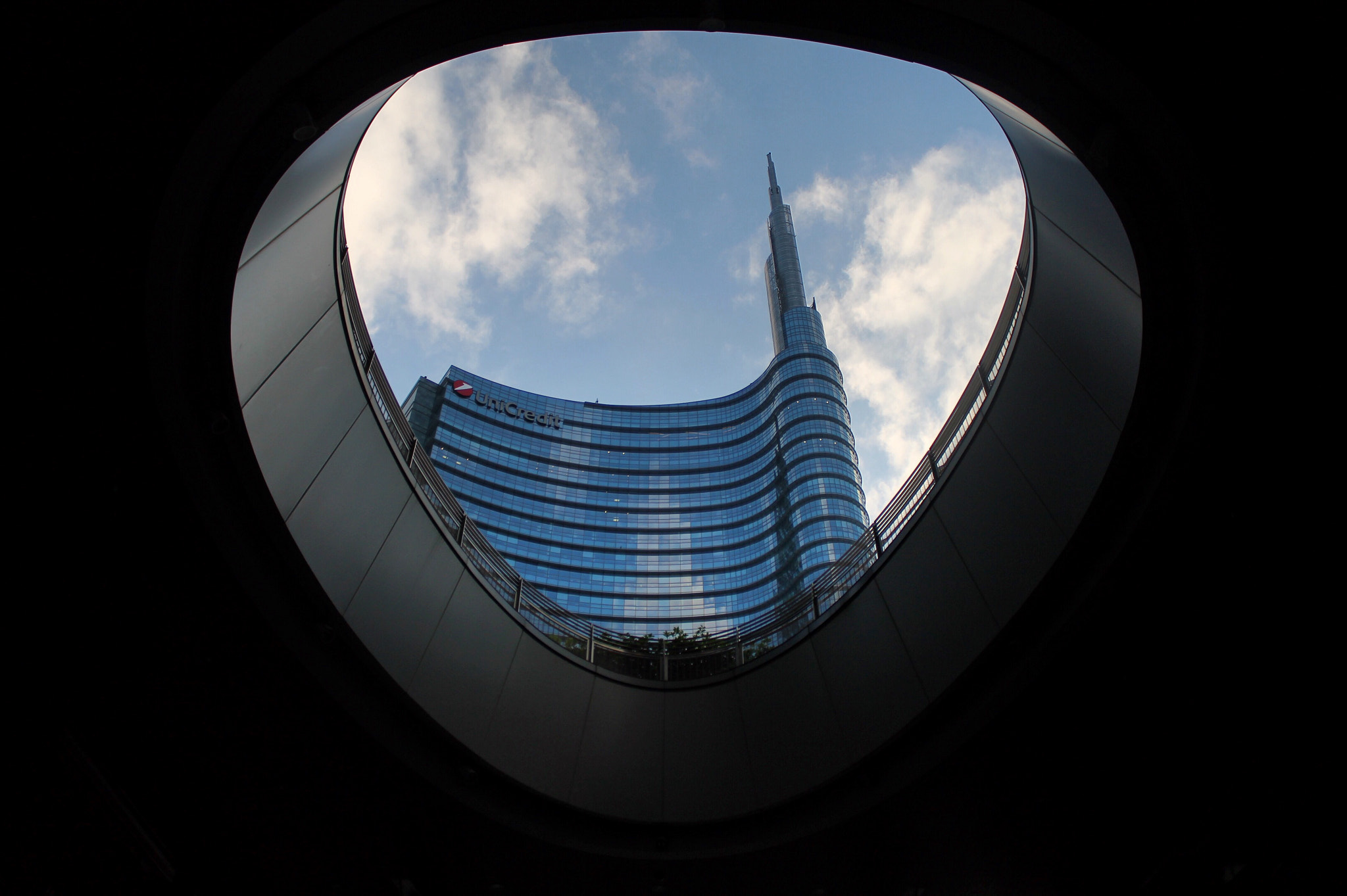 Canon EF-S 18-55mm F3.5-5.6 IS II sample photo. Milan photography