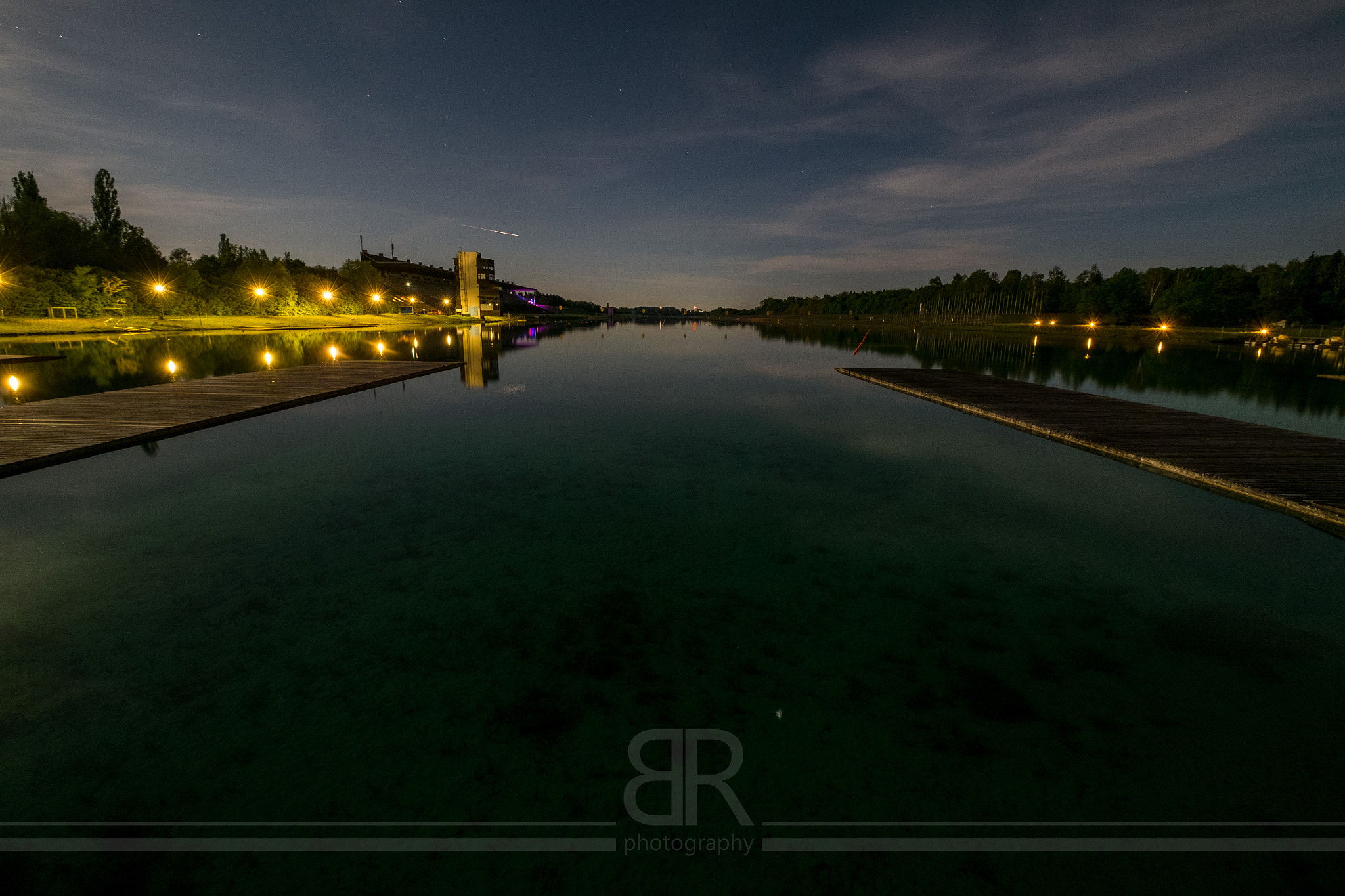 Fujifilm X-M1 + Fujifilm XF 10-24mm F4 R OIS sample photo. Regattastrecke oberschleißheim photography