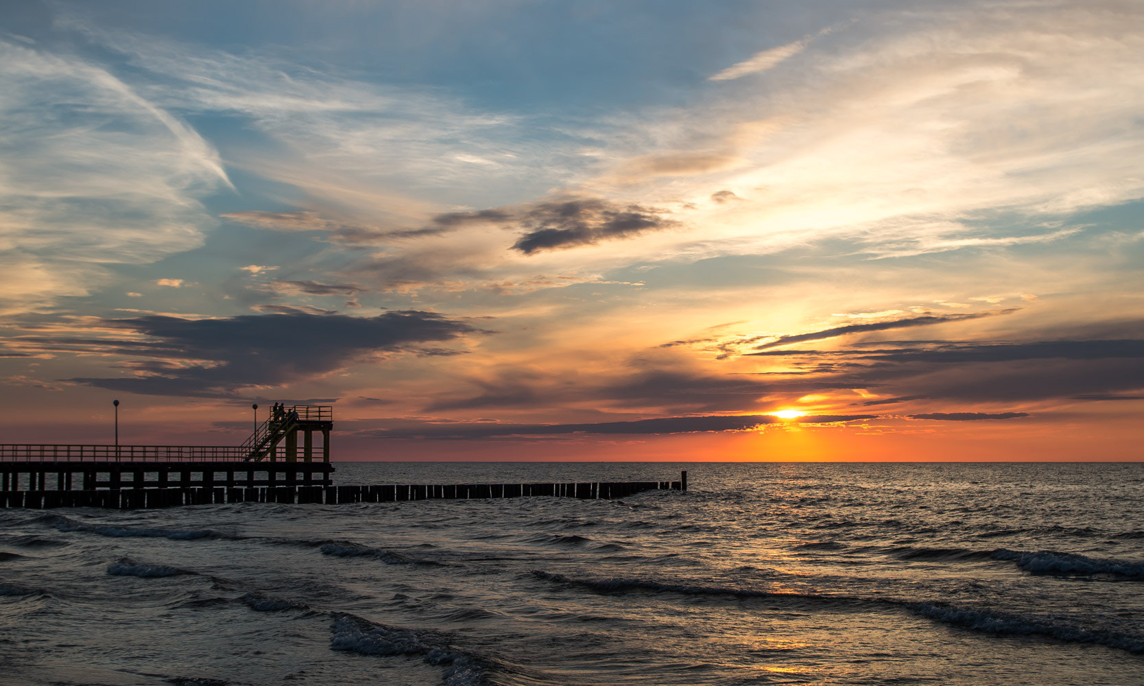 Pentax smc DA 18-55mm F3.5-5.6 AL WR sample photo. Evening by the sea photography