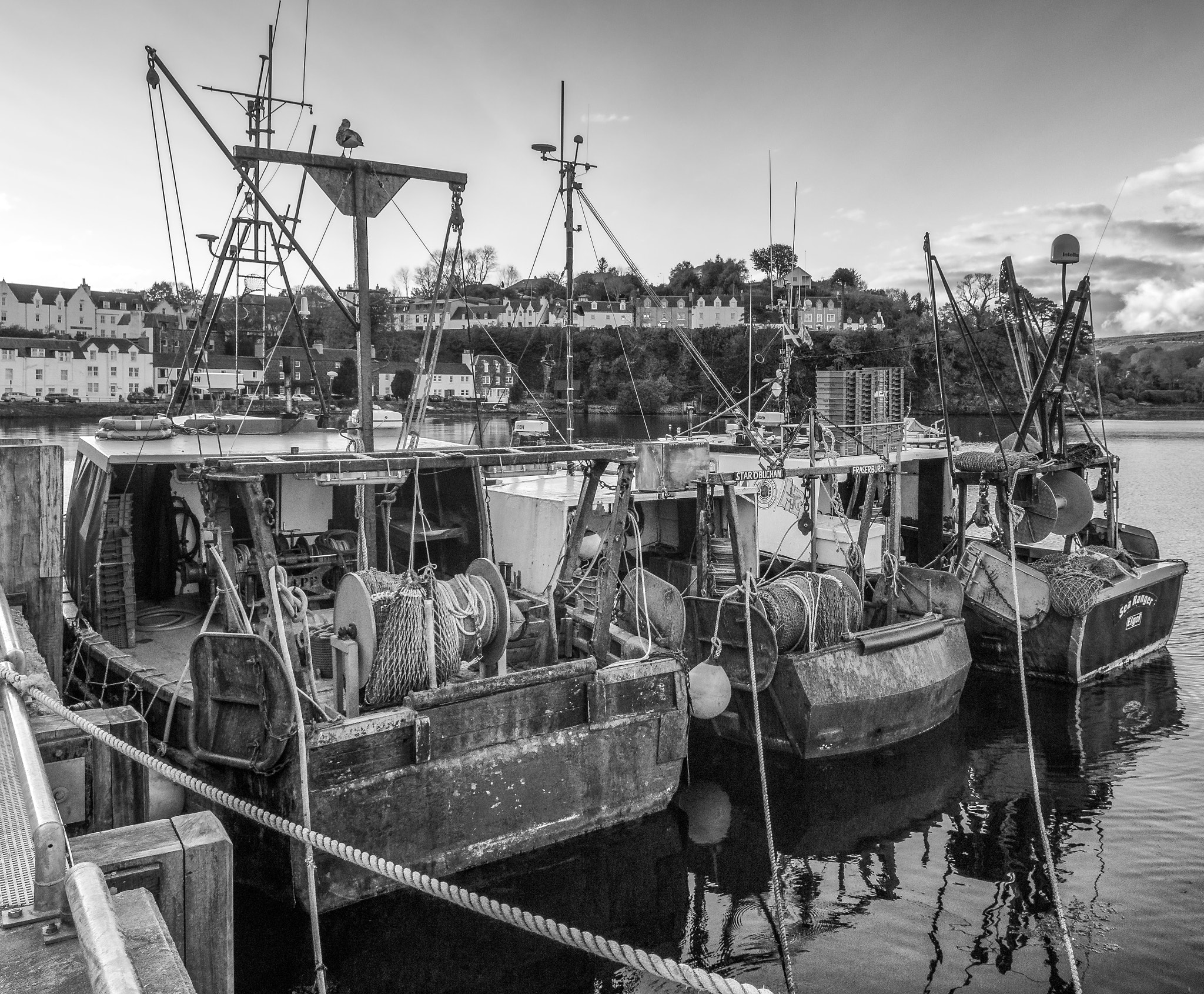 Sony SLT-A65 (SLT-A65V) + 20mm F2.8 sample photo. Portree harbour photography