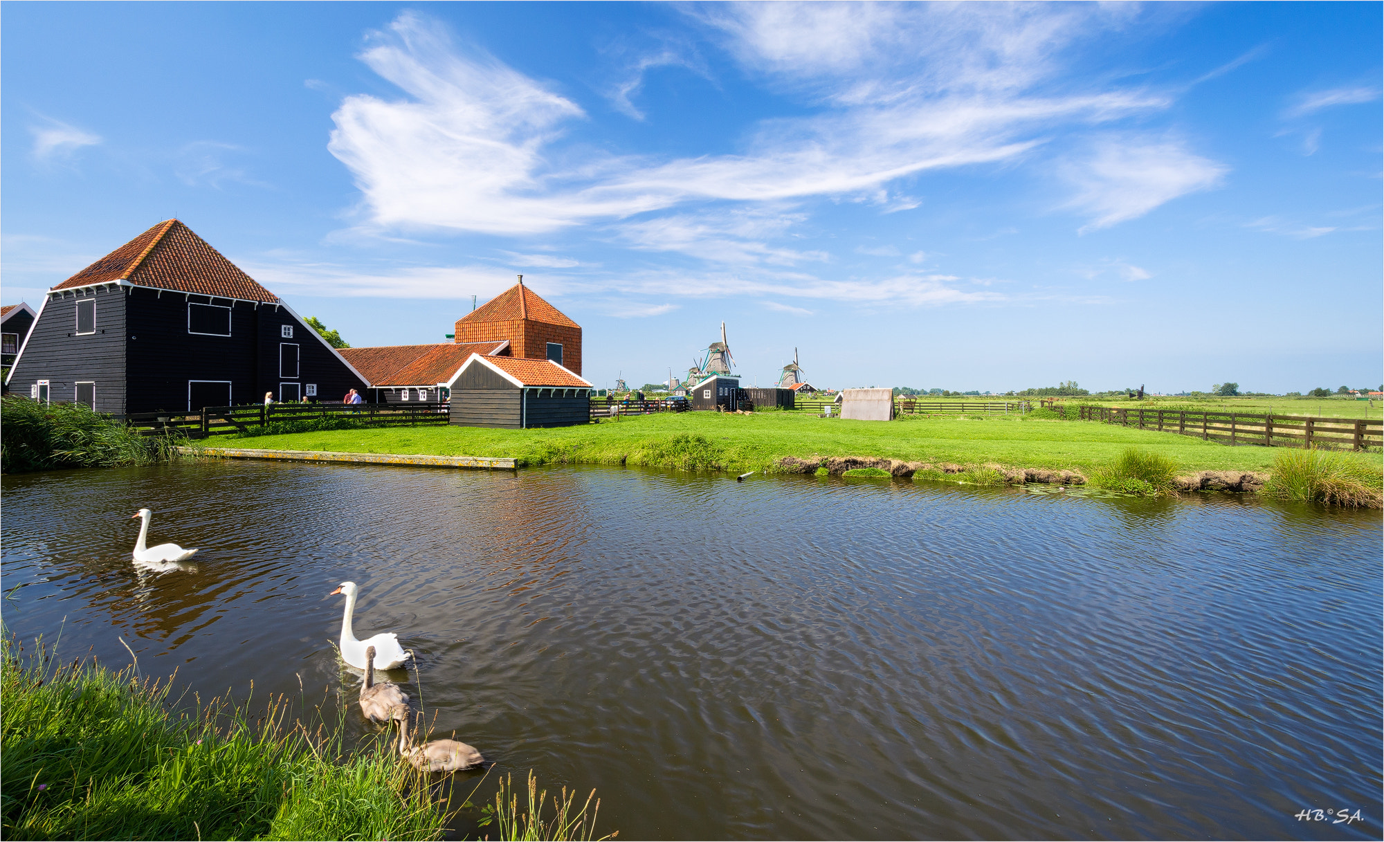 Nikon D5200 + Nikon AF-S DX Nikkor 10-24mm F3-5-4.5G ED sample photo. Zaanse schans photography