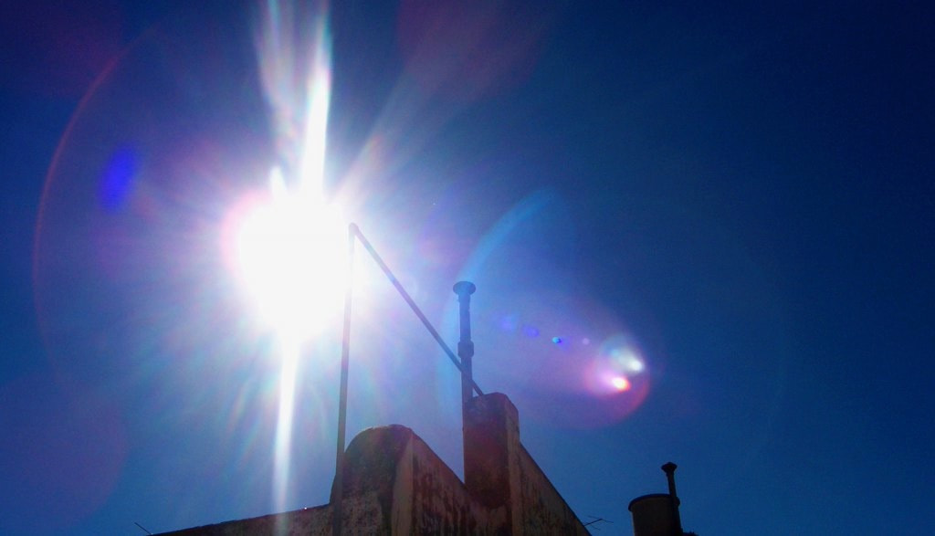 Kodak C330 ZOOM DIGITAL CAMERA sample photo. Stargate photo c - 2 objet pass by the gate photography