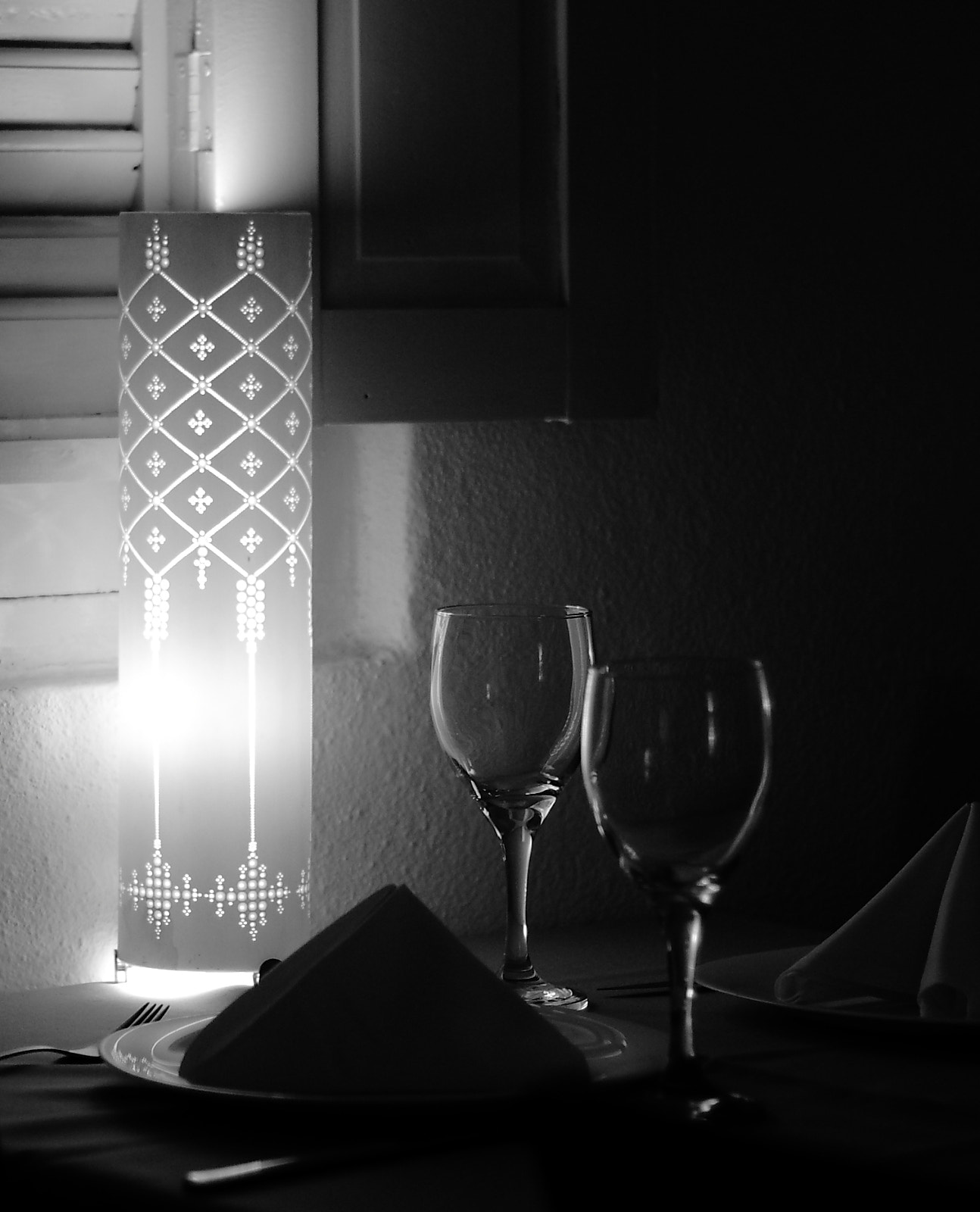 Canon EOS 7D + Canon EF 50mm F1.8 II sample photo. Window & light photography