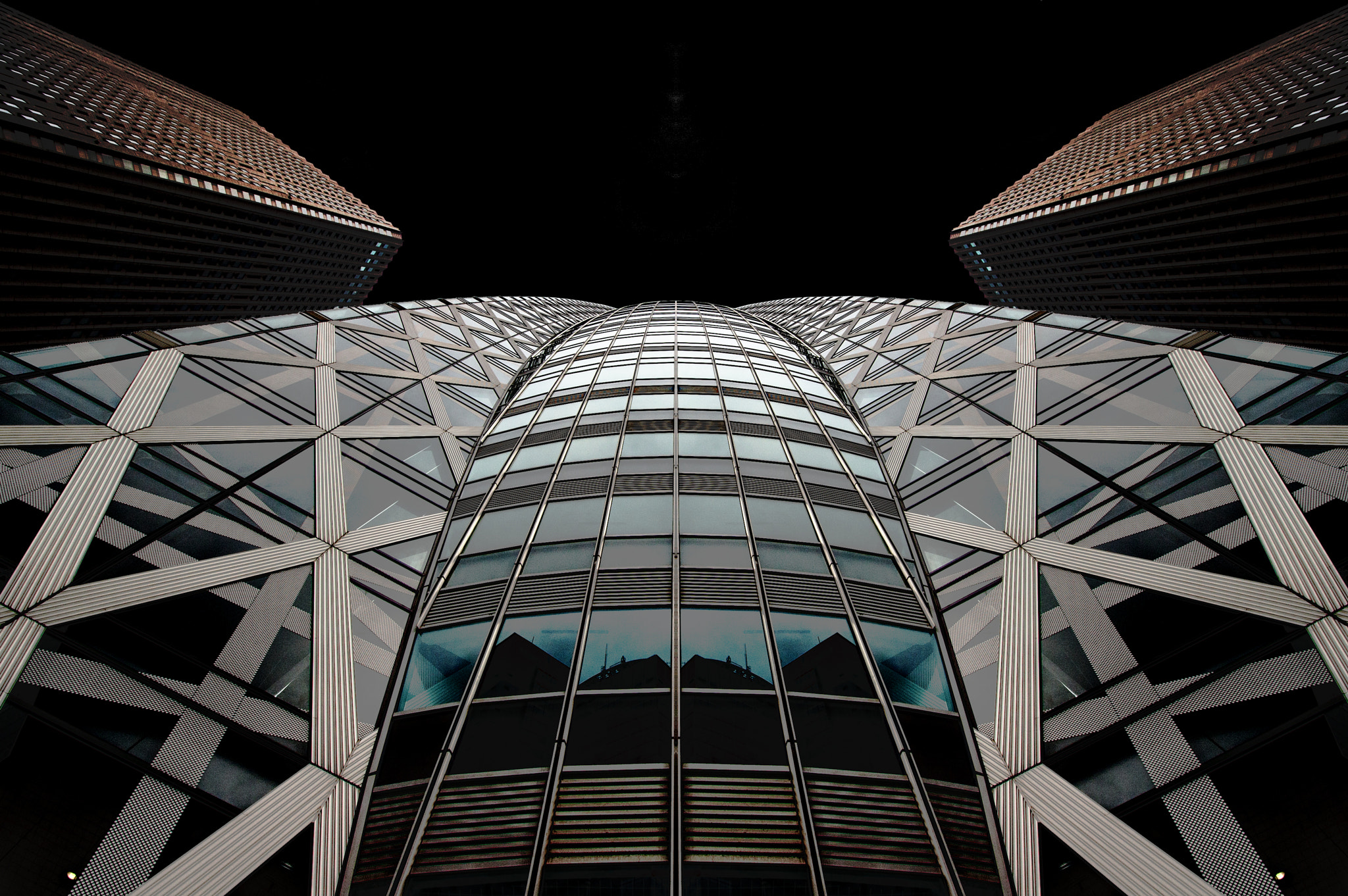 Canon EOS 40D + Canon EF-S 10-18mm F4.5–5.6 IS STM sample photo. Mode gakuen cocoon tower photography