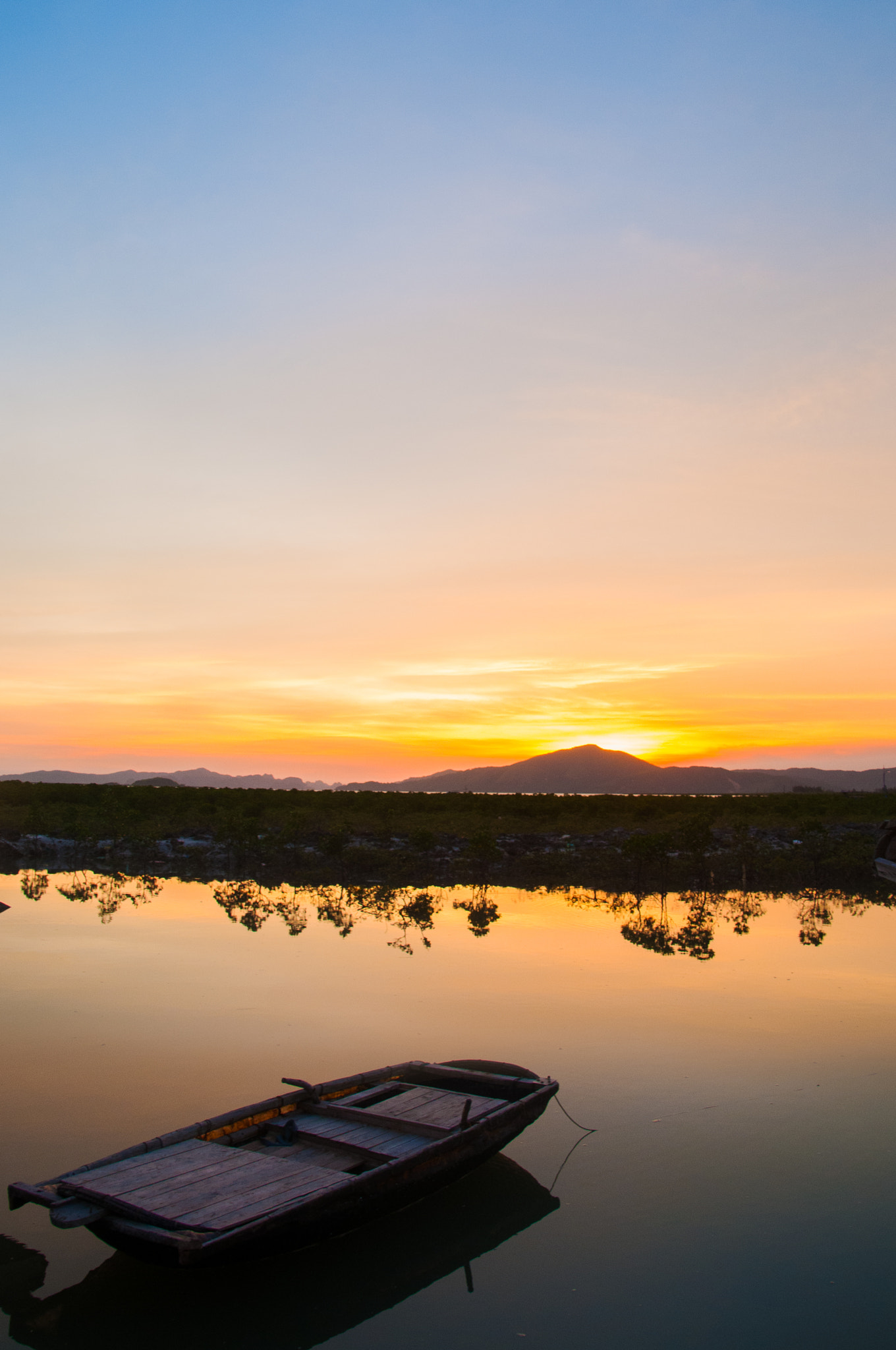 Nikon D300S sample photo. Hoàng hôn quan lạn photography