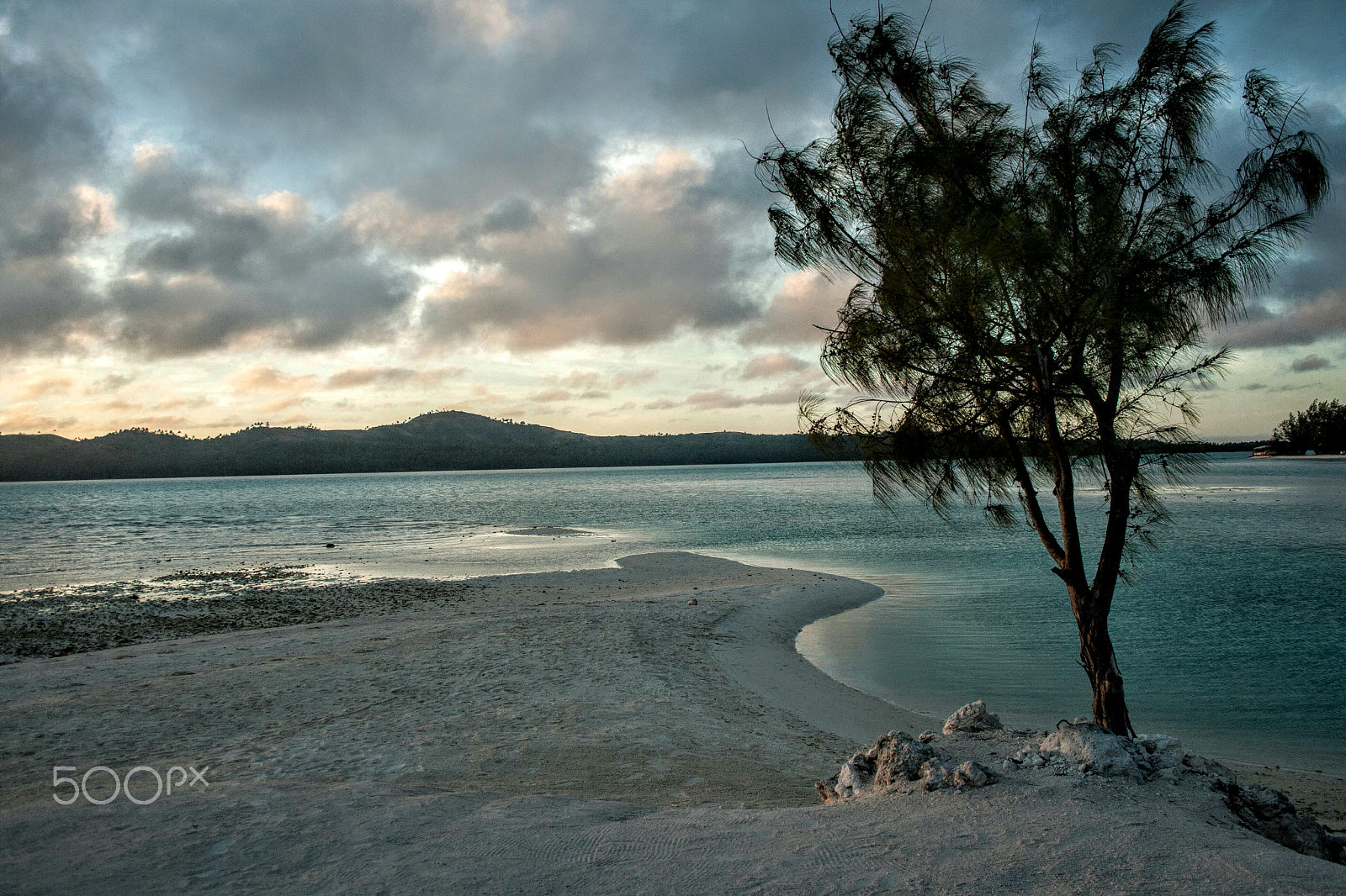 Canon EF-S 18-55mm F3.5-5.6 sample photo. Sunset in aitutaki island  photography