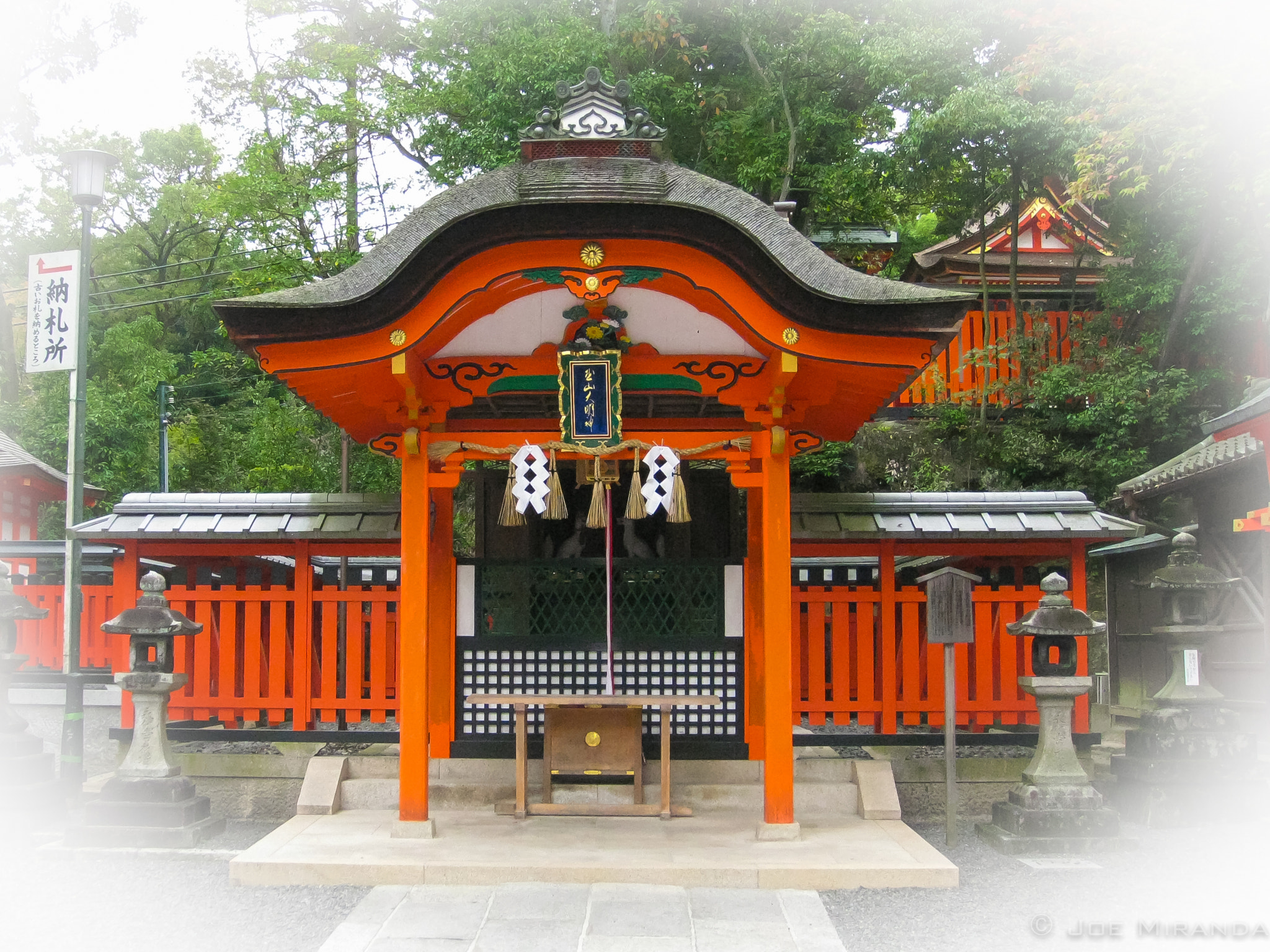 Canon PowerShot SD890 IS (Digital IXUS 970 IS / IXY Digital 820 IS) sample photo. Fushimi gateway photography