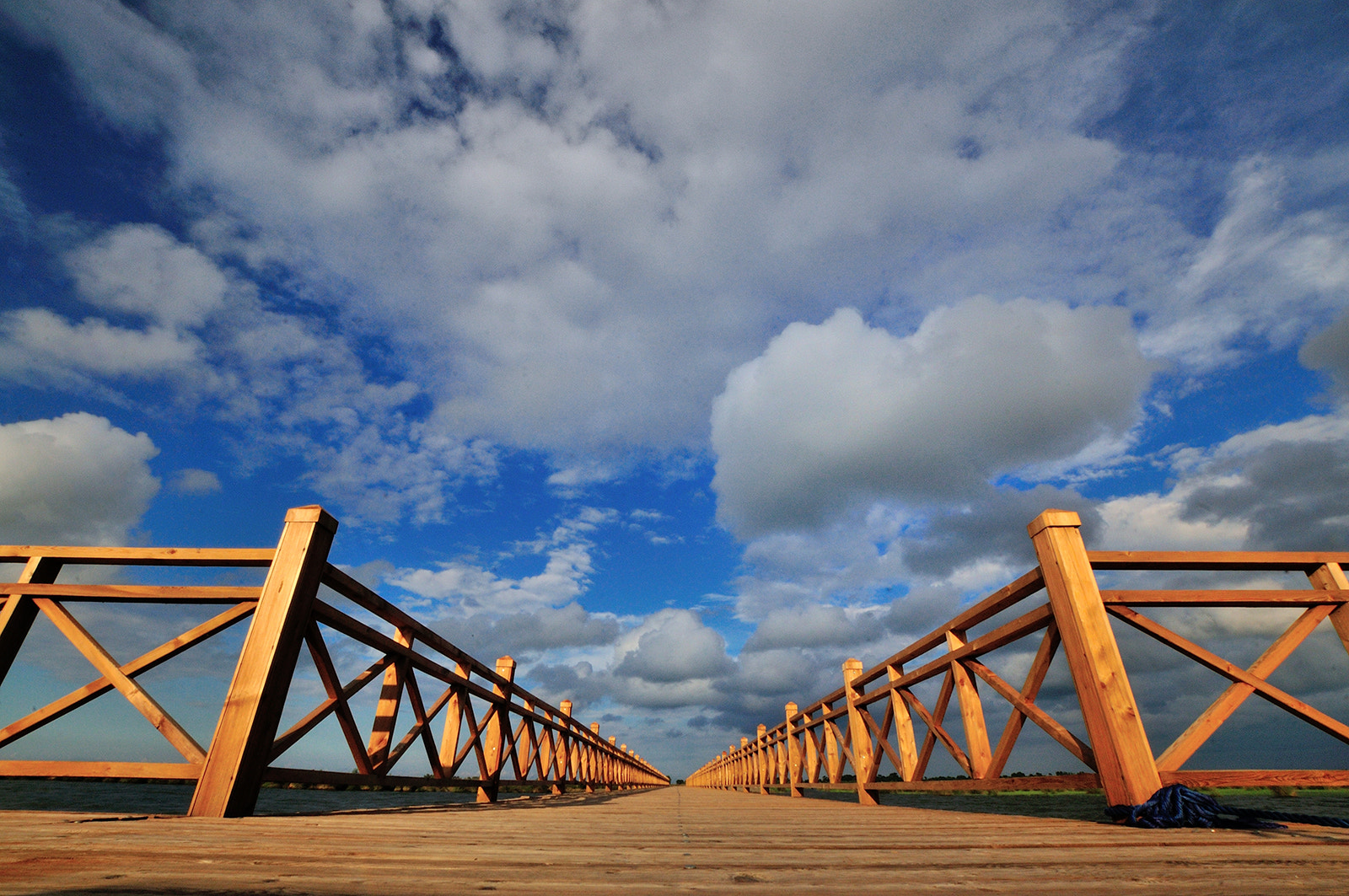 Nikon D300 + Sigma 10-20mm F3.5 EX DC HSM sample photo. Clouds photography