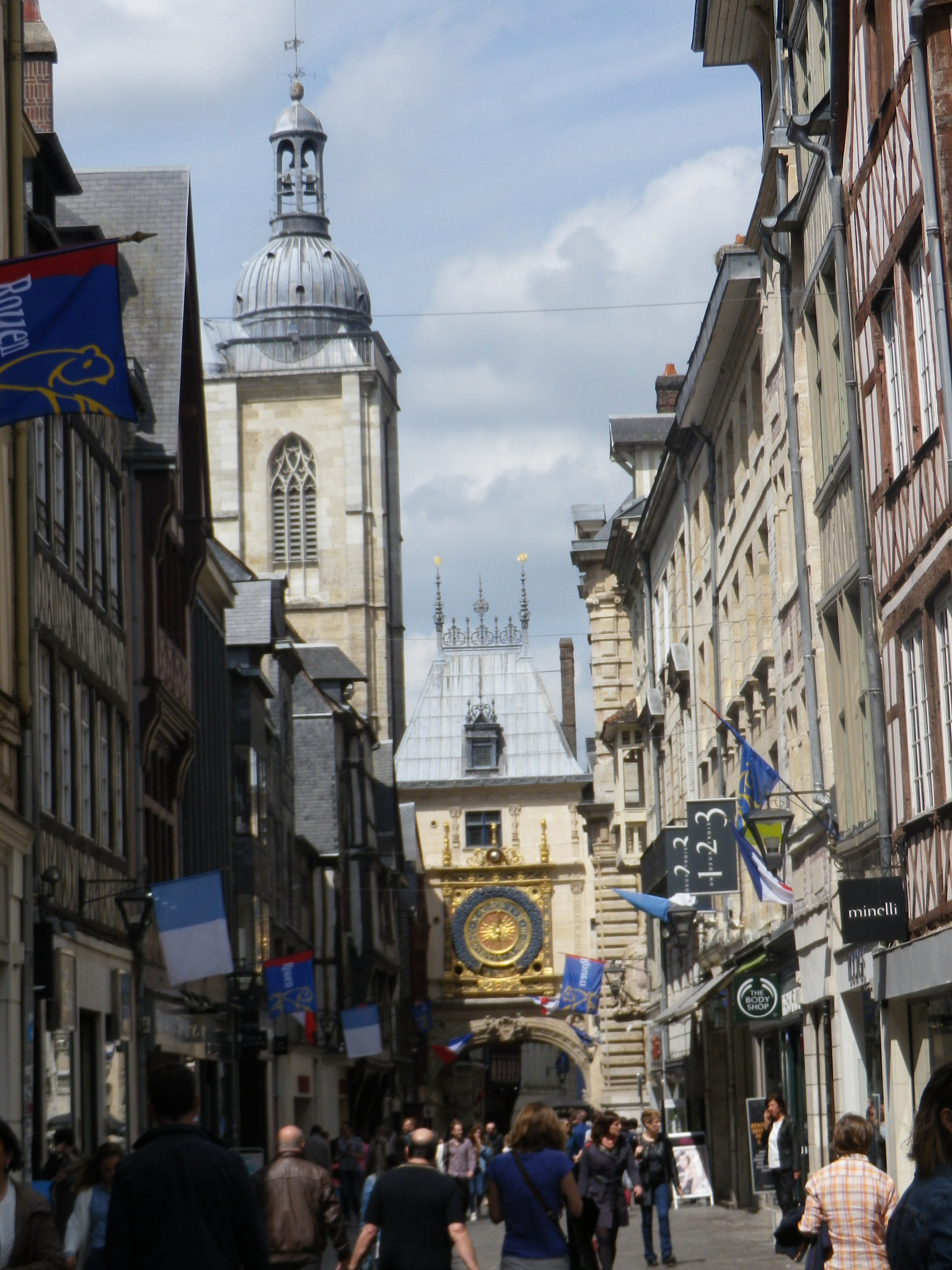 Pentax Optio RZ18 sample photo. Rue du gros horlogne photography
