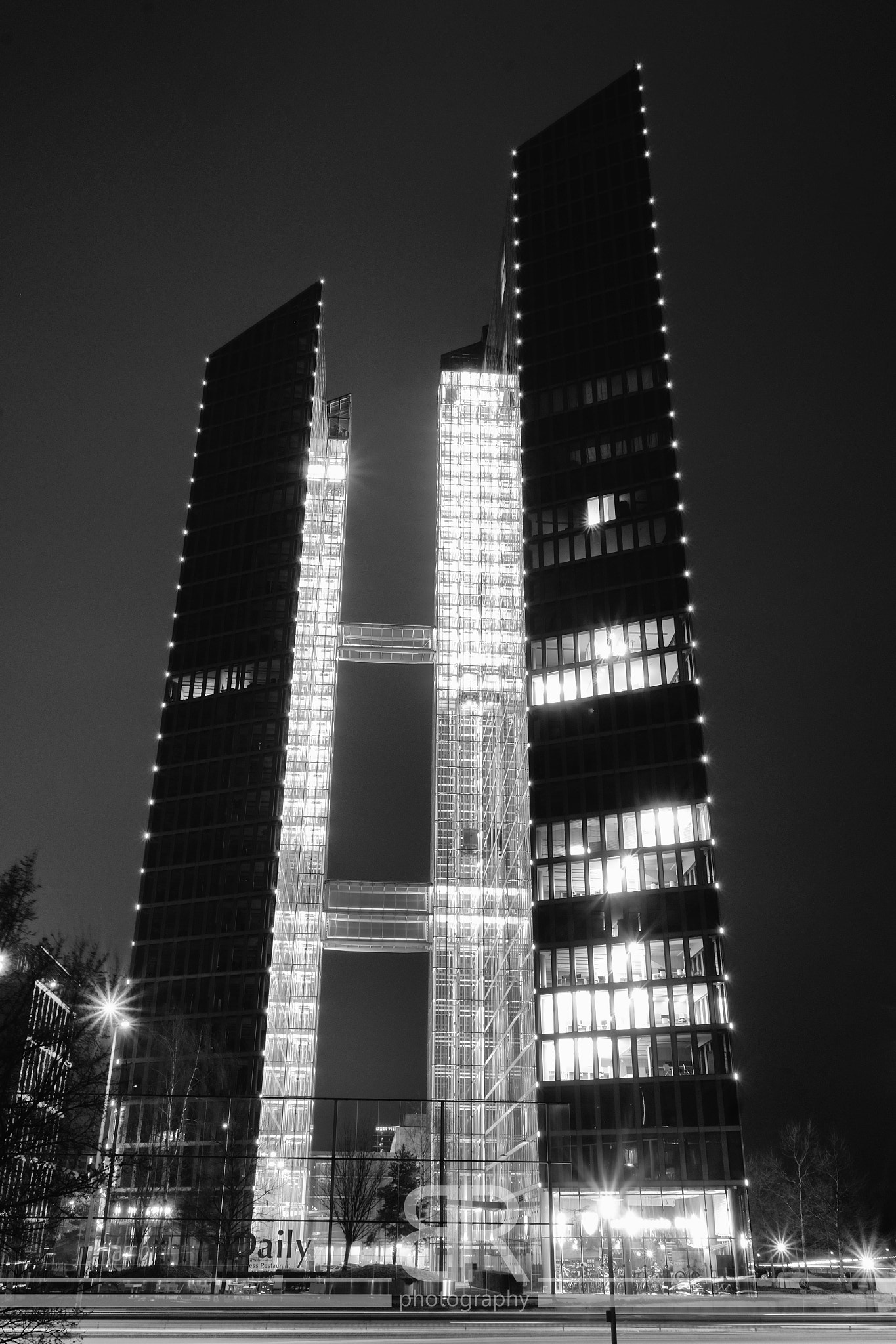Fujifilm X-M1 + Fujifilm XF 10-24mm F4 R OIS sample photo. Highlight towers munich photography