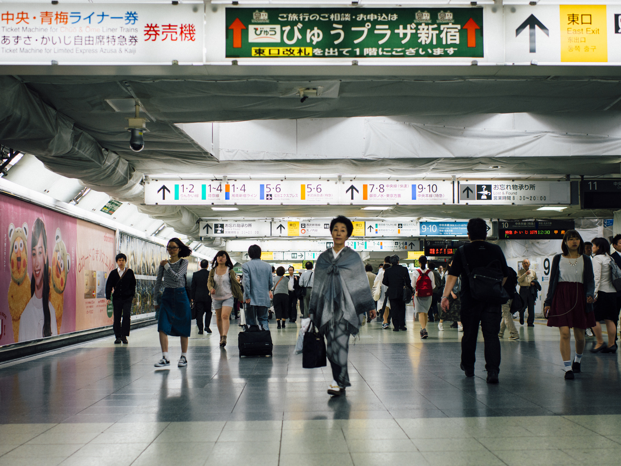 Nikon D800E + Nikon AF-S Nikkor 35mm F1.4G sample photo. Shibuya contrasts photography