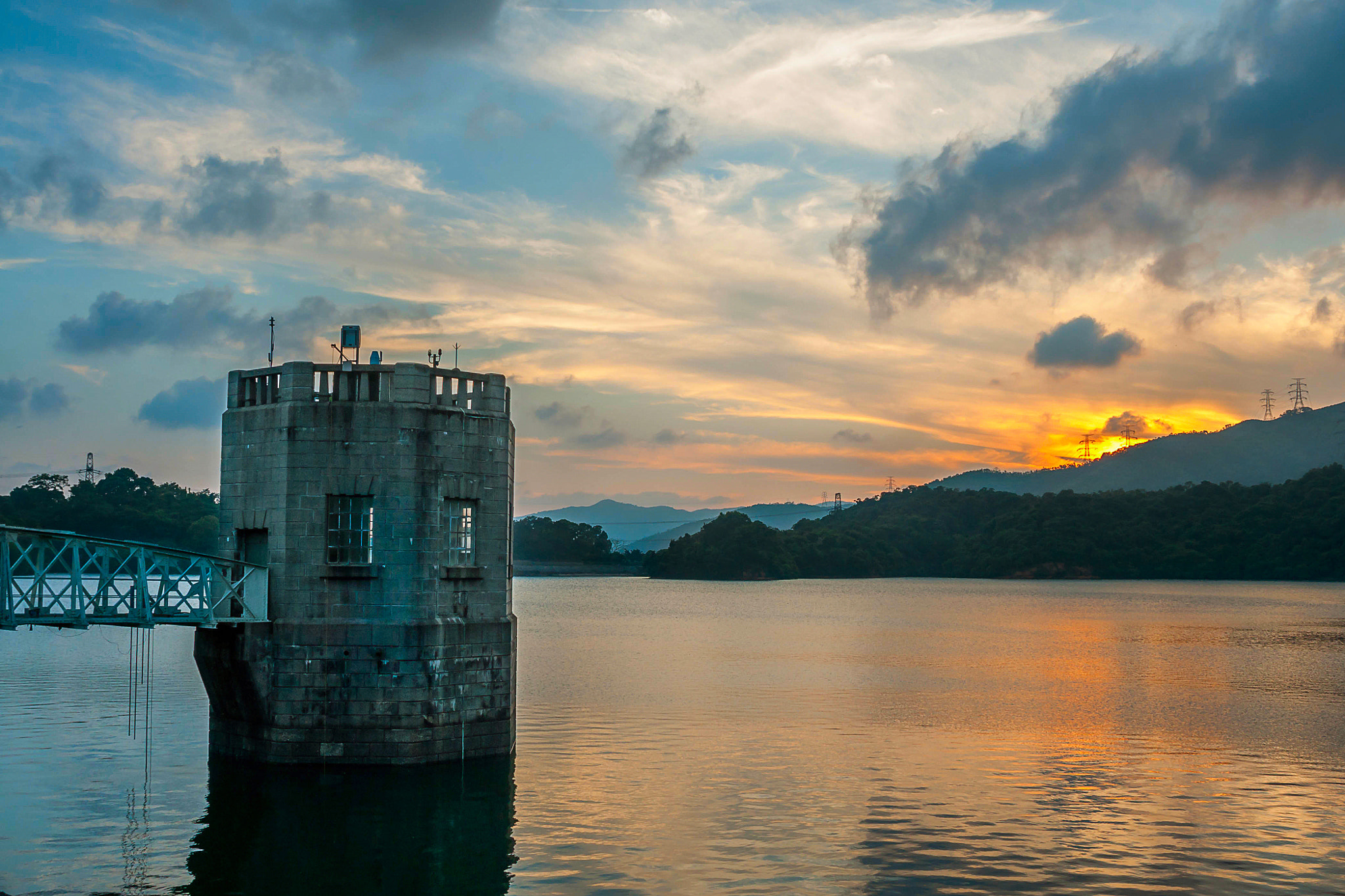 Minolta/Sony AF 24-105mm F3.5-4.5 (D) sample photo. Sunset at shing mun reservoir photography