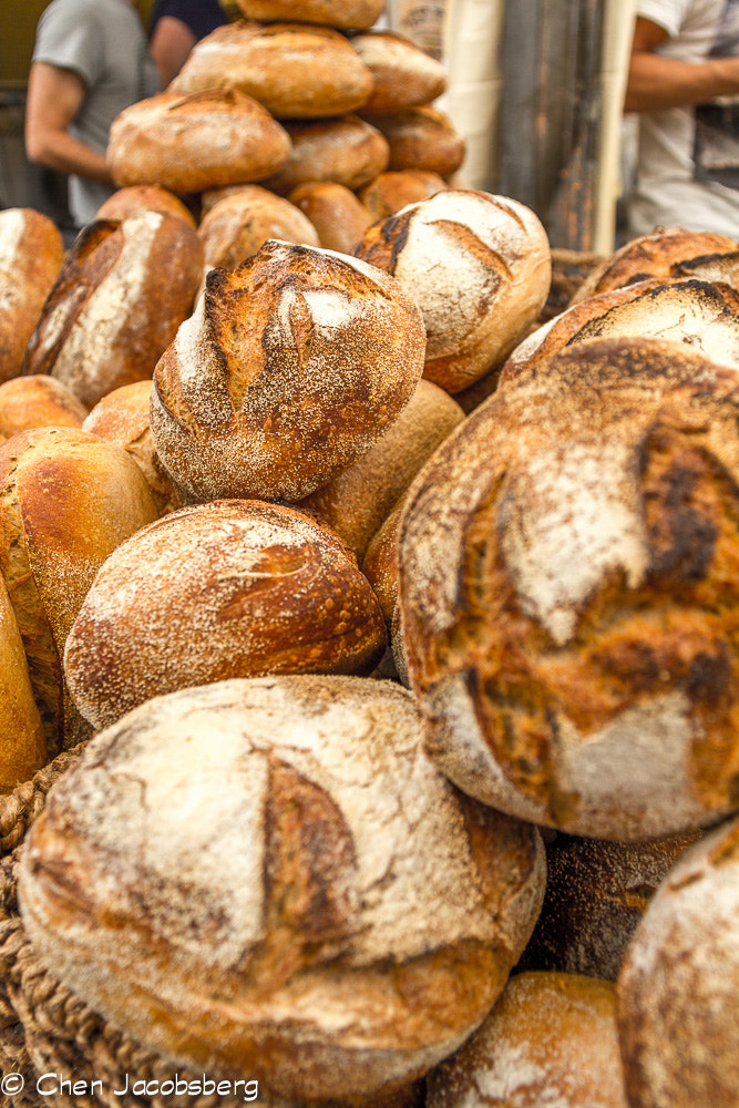 Canon EOS 550D (EOS Rebel T2i / EOS Kiss X4) sample photo. Fresh bread photography