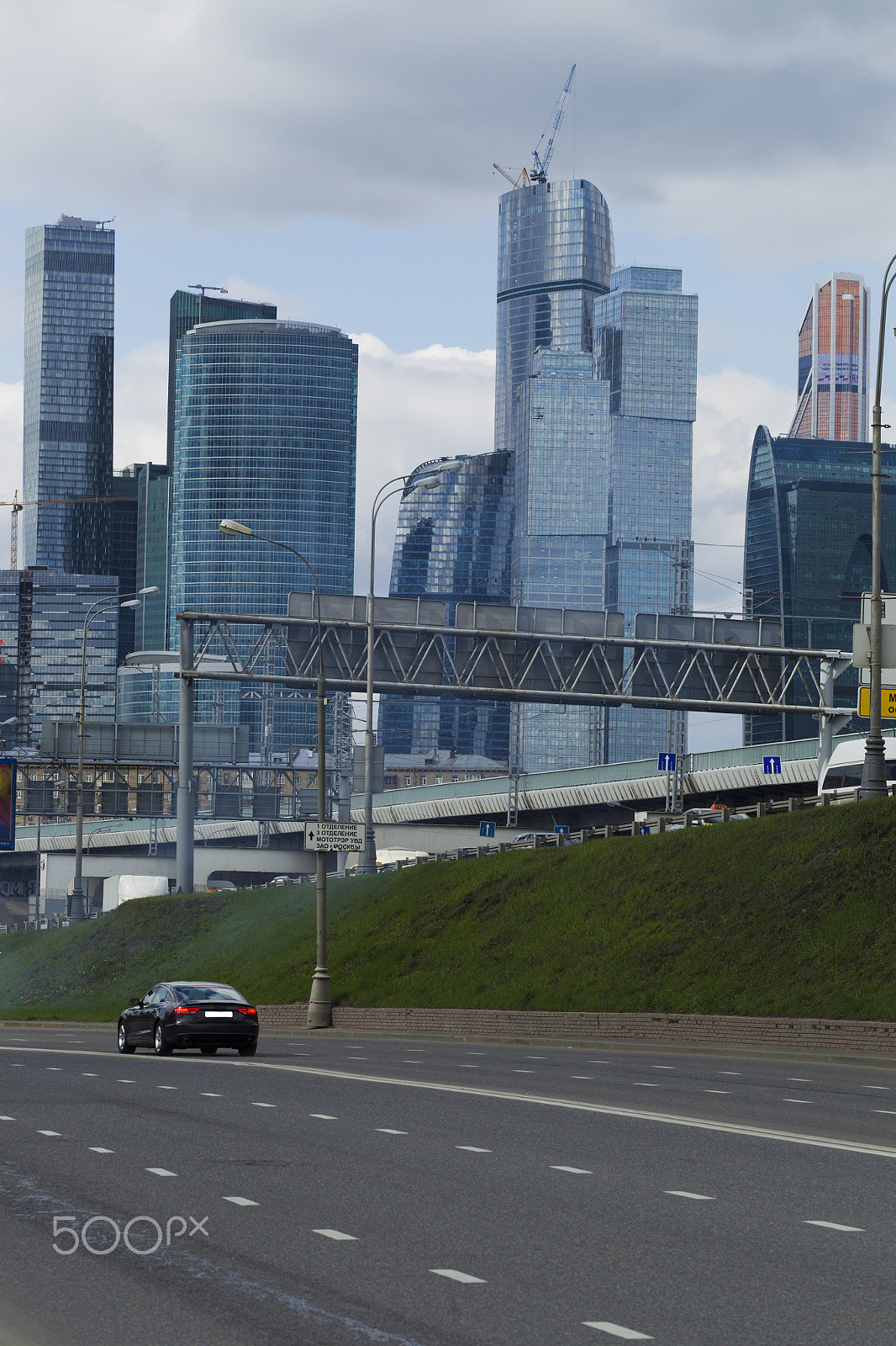 Canon EOS-1D Mark IV sample photo. Urban landscape with skyscrapers photography