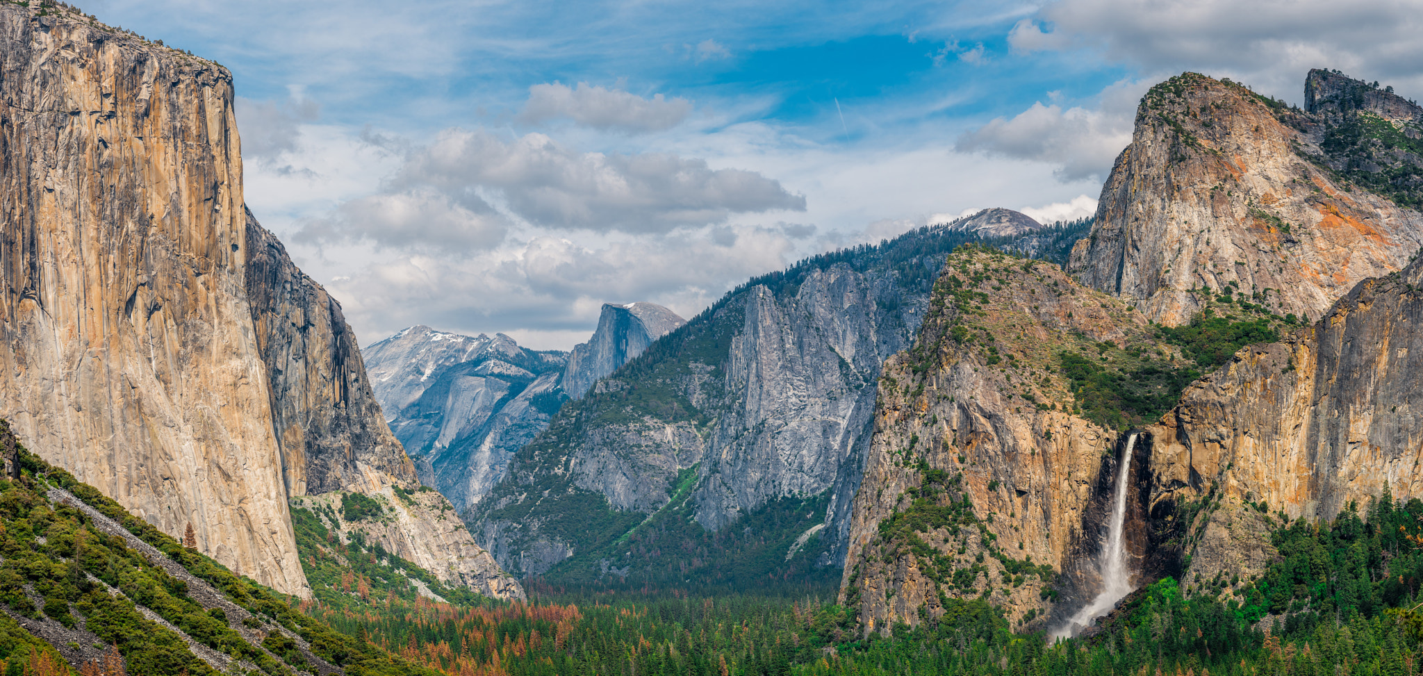 ZEISS Apo Sonnar T* 135mm F2 sample photo. Tunnel view photography