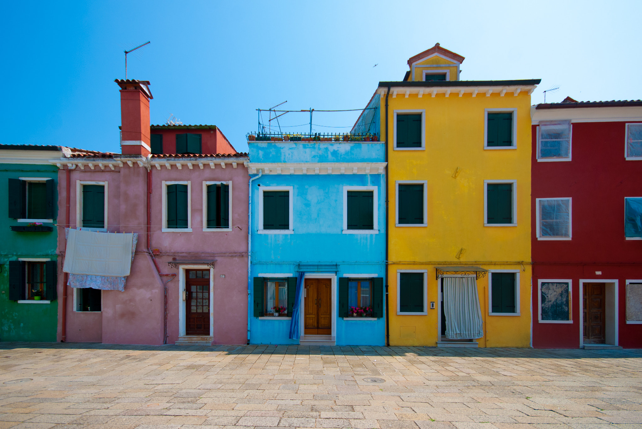 Sigma 10-20mm F4-5.6 EX DC HSM sample photo. Burano houses photography