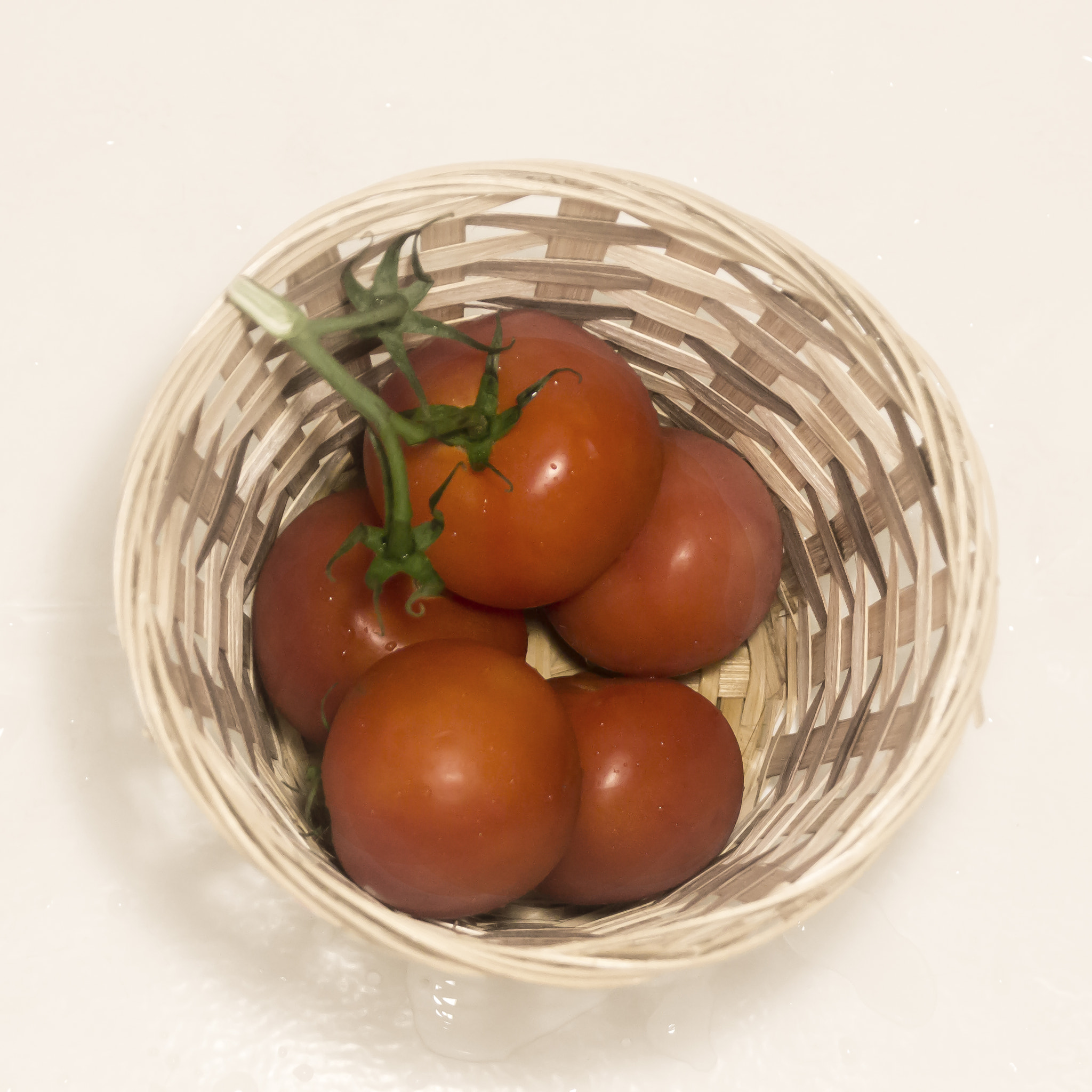 Canon TS-E 90mm F2.8 Tilt-Shift sample photo. Tomatoes photography