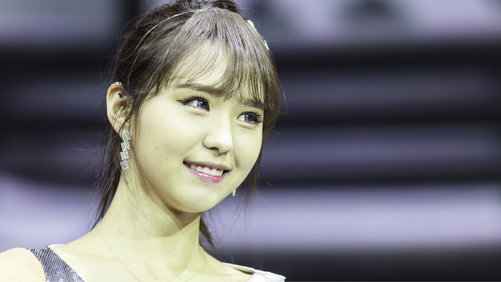 Canon EF 200mm f/2.8L sample photo. Pretty girl photography