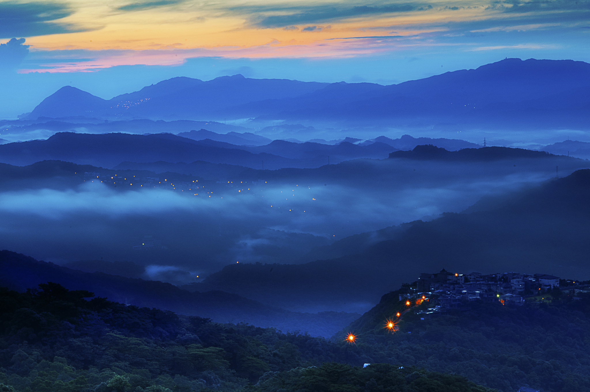 Sigma 17-70mm F2.8-4.5 DC Macro Asp. IF sample photo. 五指山晨曦 photography