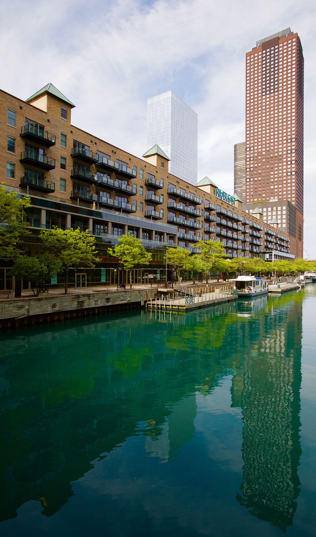 Canon EOS 5D + Canon EF 16-35mm F2.8L USM sample photo. Chicago photography