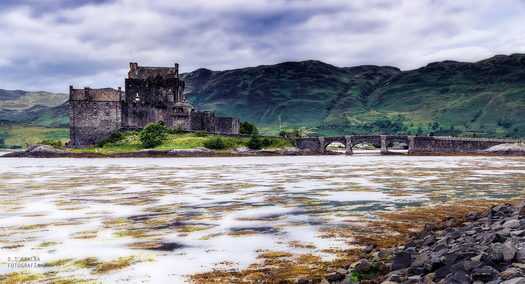 AF Zoom-Nikkor 28-80mm f/3.3-5.6G sample photo. Eilean donan photography