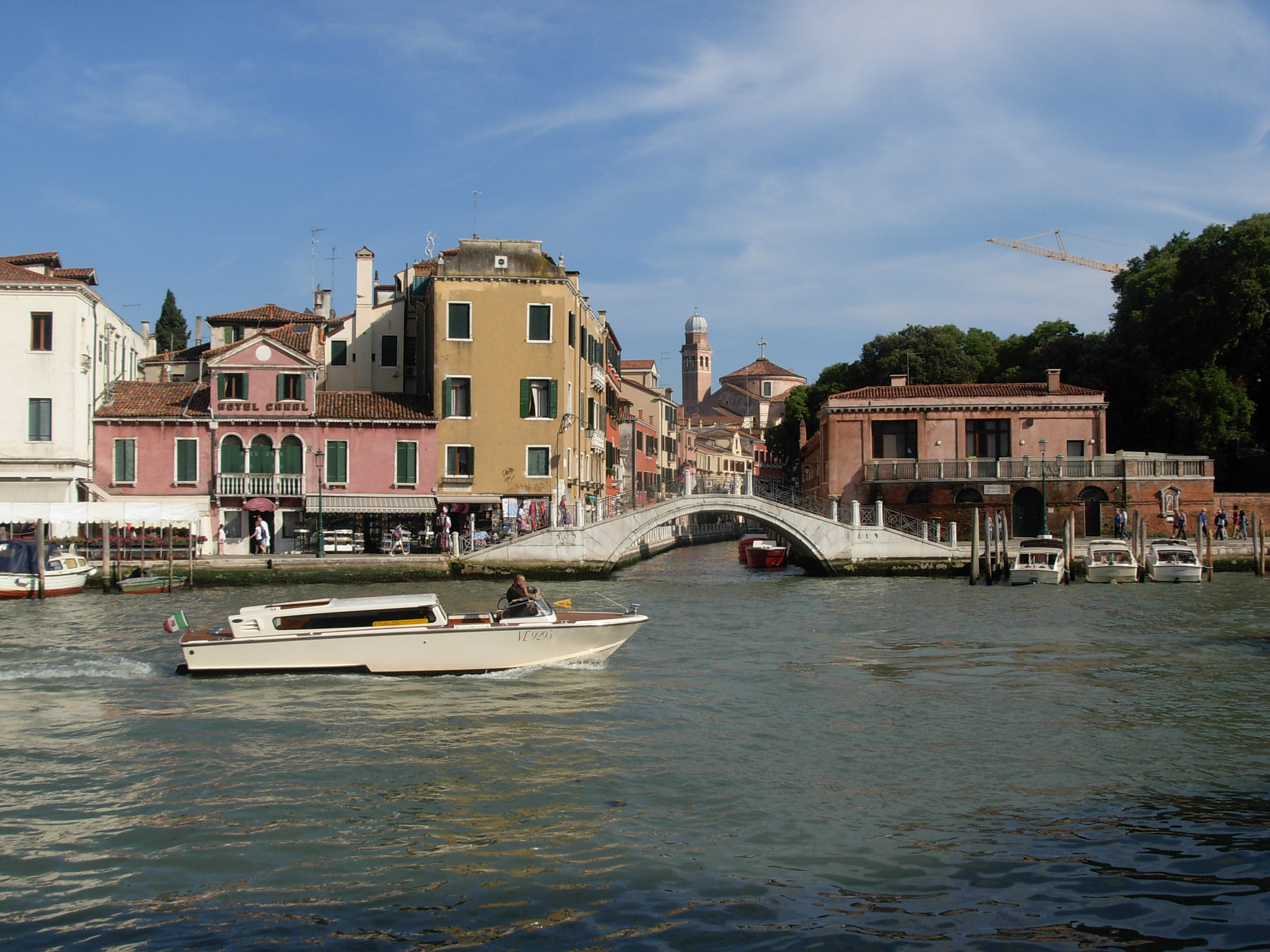 Nikon COOLPIX L5 sample photo. Travelling in venice photography