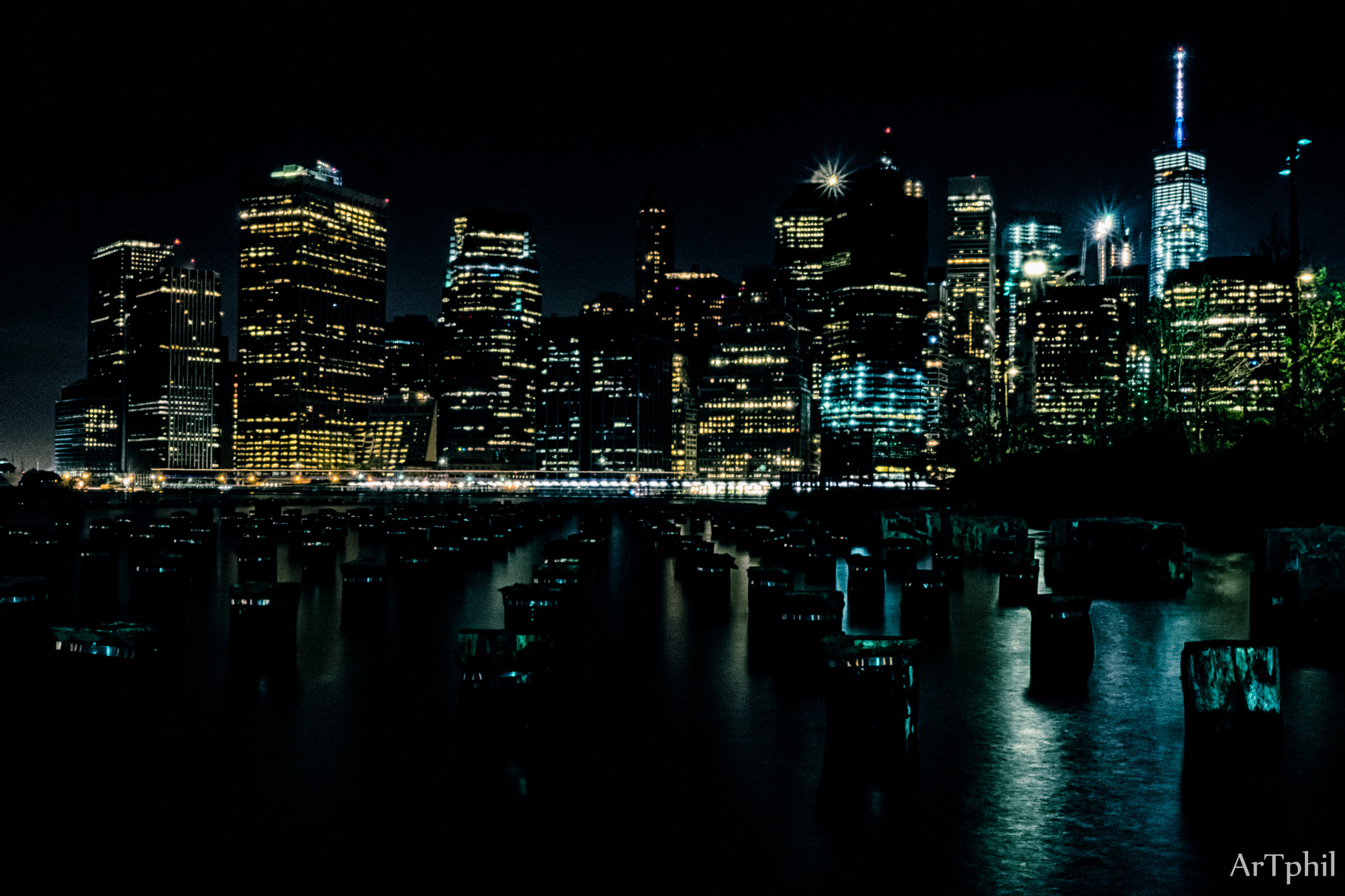 Olympus Zuiko Digital ED 12-60mm F2.8-4.0 SWD sample photo. Manhattan lights photography