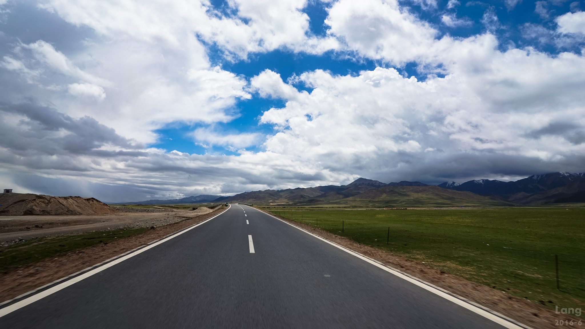 Sony a7 + FE 21mm F2.8 sample photo. Road photography
