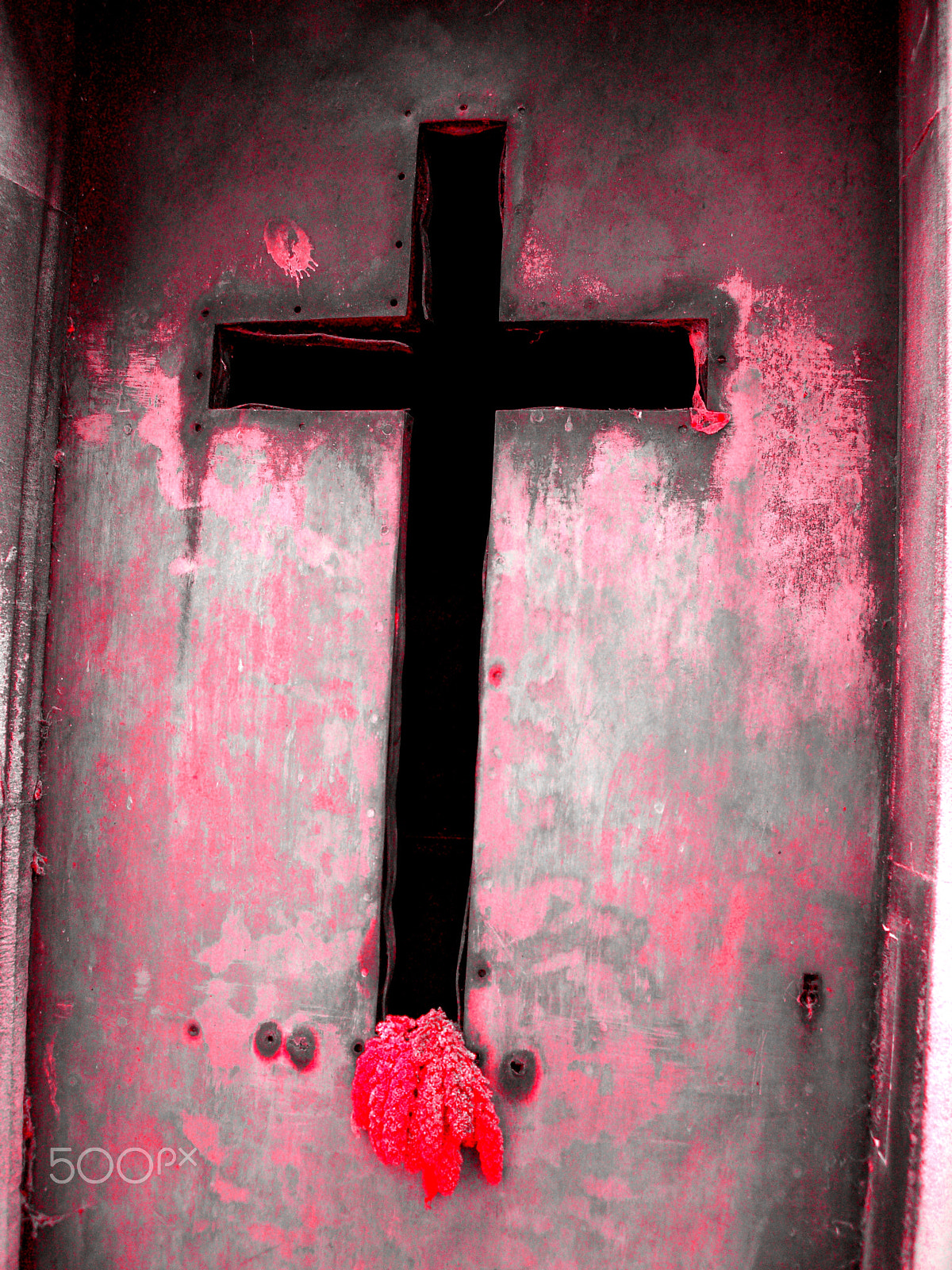 Pentax OPTIO A30 sample photo. Bloody cross photography