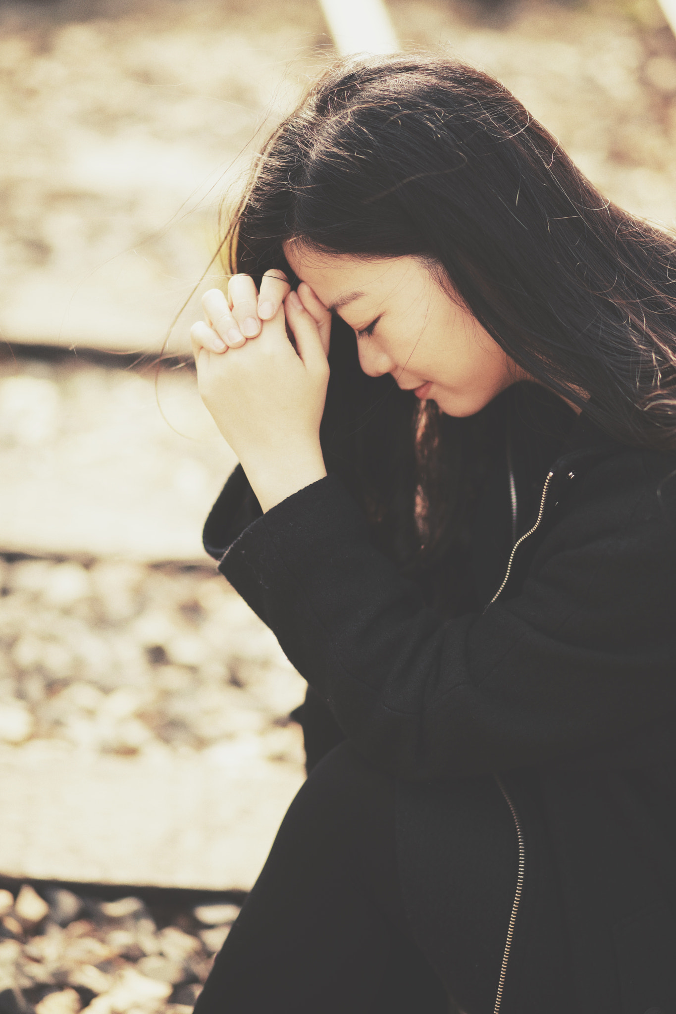 Canon EOS 5DS + Canon EF 85mm F1.8 USM sample photo. A girl in dawn photography