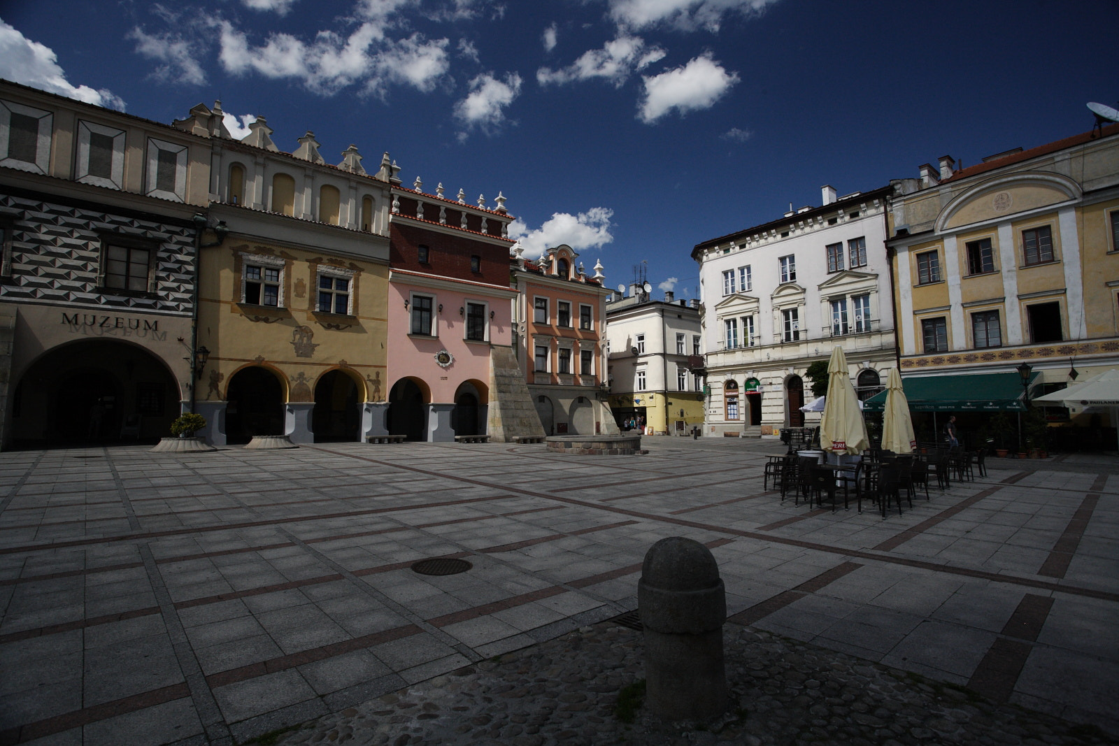 17.0 - 40.0 mm sample photo. Market square in the old town photography