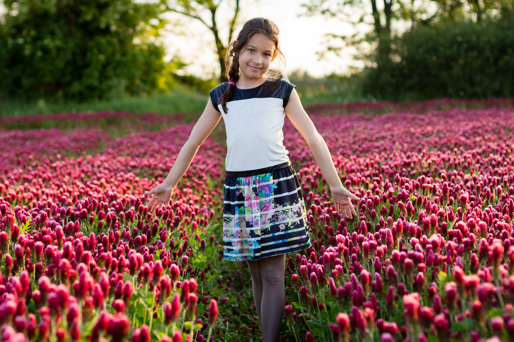 Canon EOS 700D (EOS Rebel T5i / EOS Kiss X7i) + Canon EF 50mm F1.4 USM sample photo. Among flowers 1 photography
