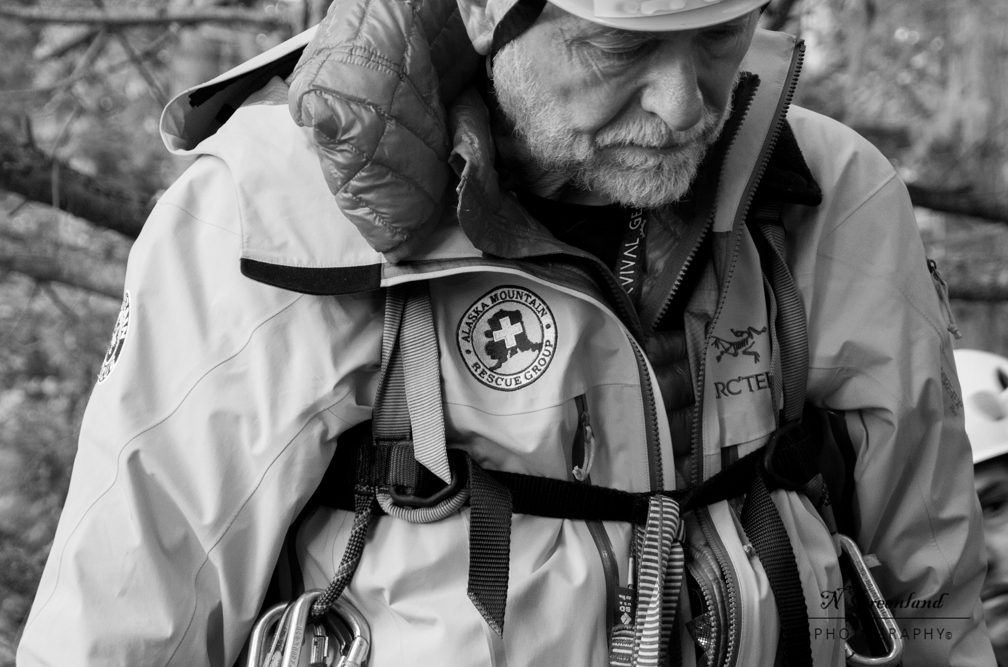 Canon EOS 100D (EOS Rebel SL1 / EOS Kiss X7) sample photo. Mountain rescue guy photography