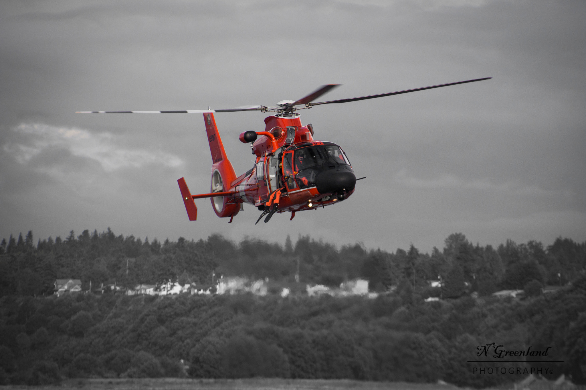 Canon EOS 100D (EOS Rebel SL1 / EOS Kiss X7) sample photo. Rescue helicopter photography
