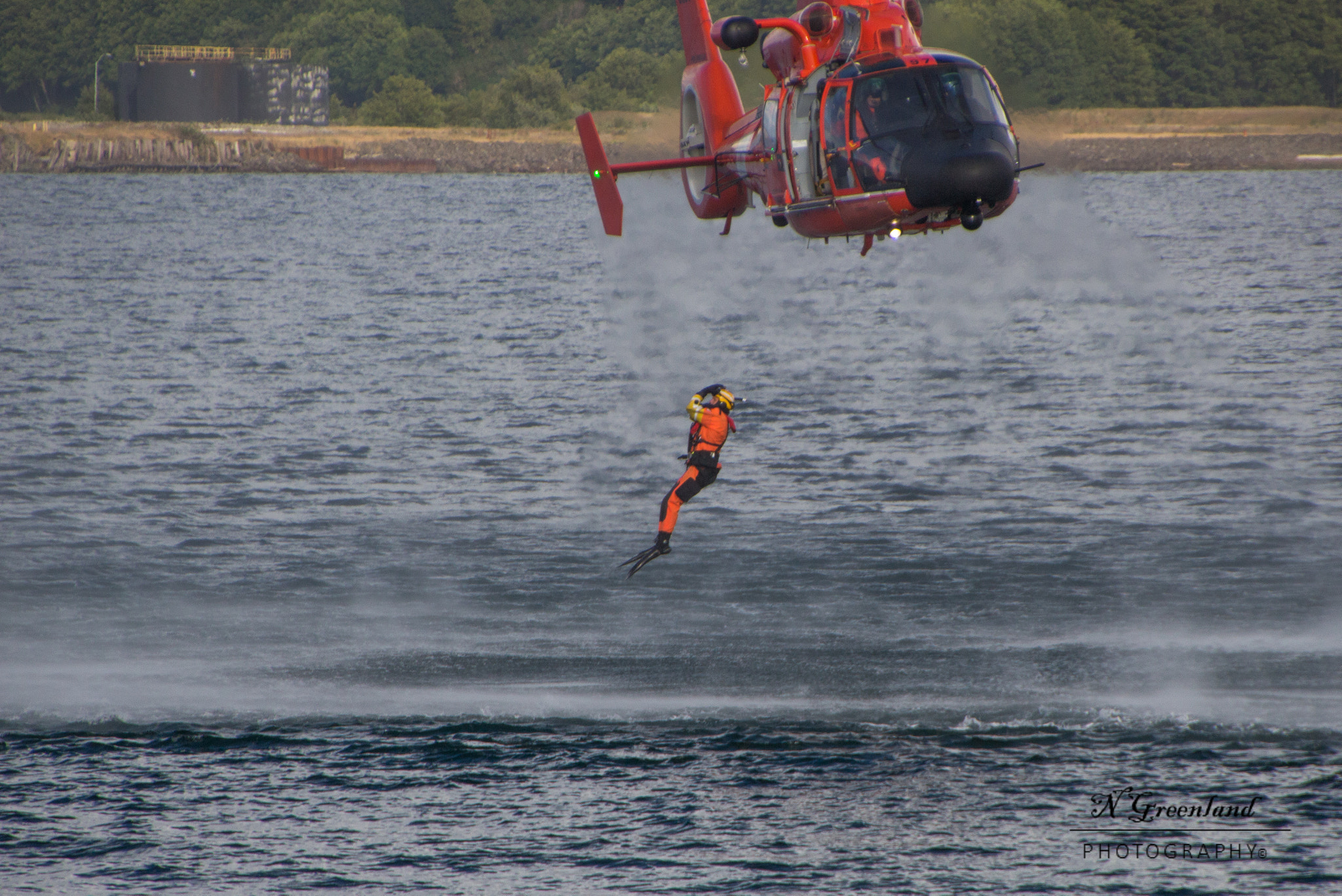 Canon EOS 100D (EOS Rebel SL1 / EOS Kiss X7) sample photo. Rescue helicopter photography