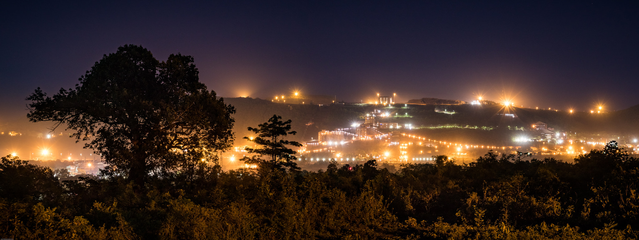 Canon EOS 750D (EOS Rebel T6i / EOS Kiss X8i) sample photo. Industrial night photography