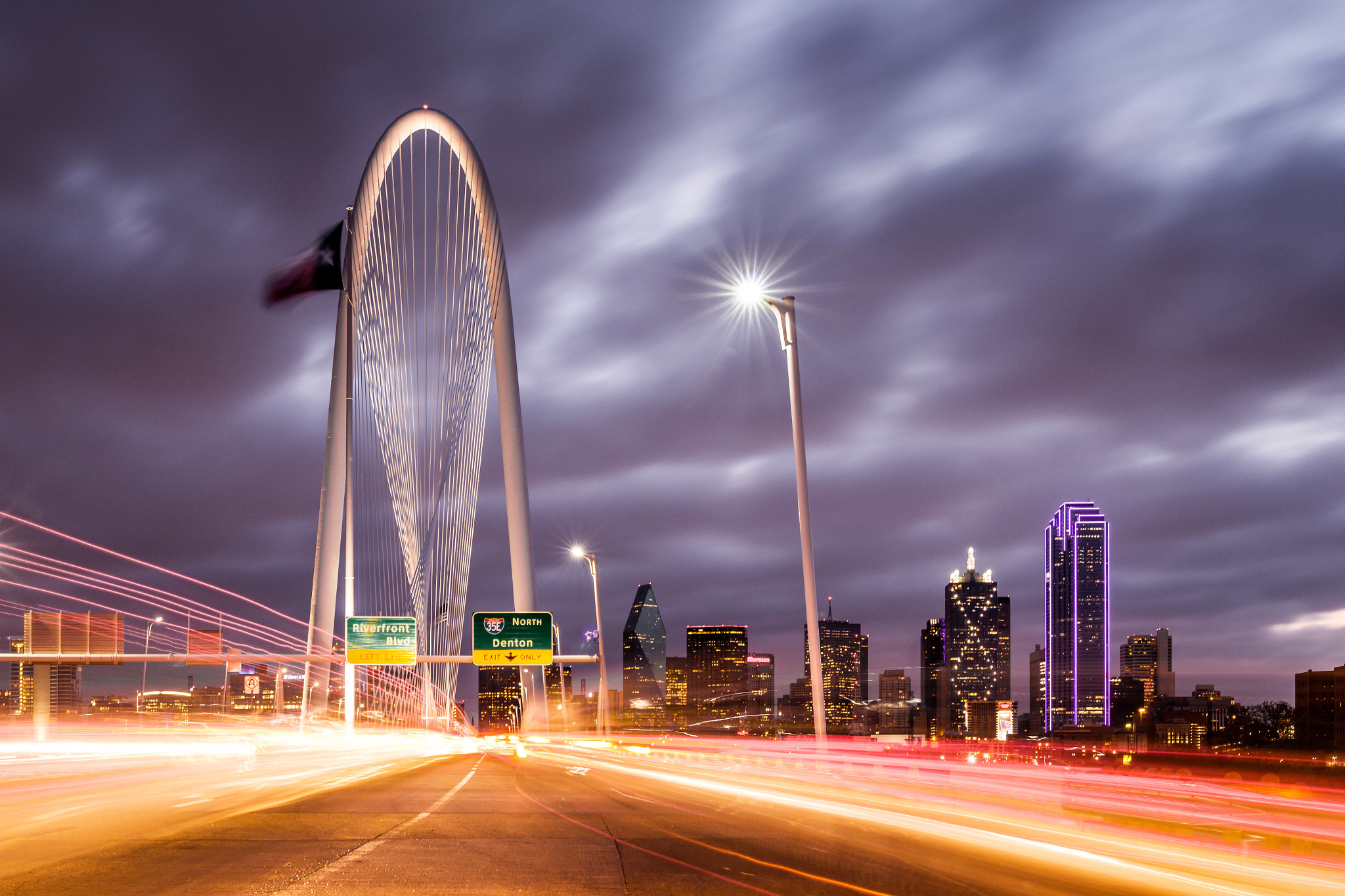 Sigma 18-35mm f/1.8 DC HSM sample photo. A cloudy dallas morning commute photography