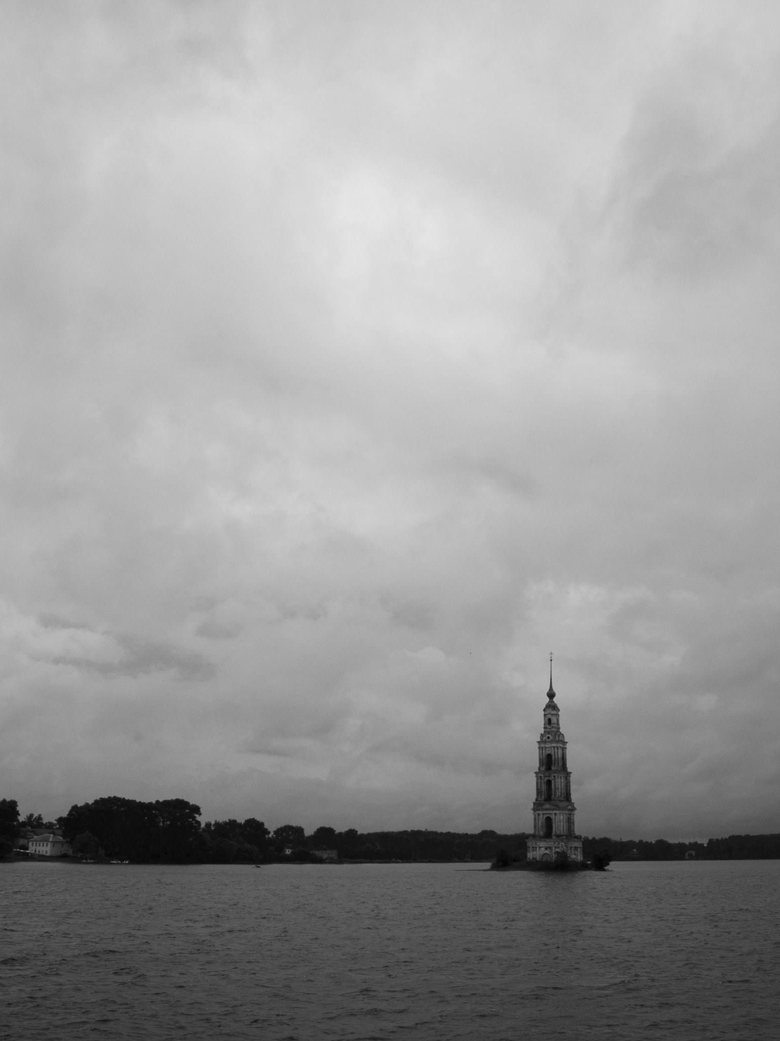 Olympus E-520 (EVOLT E-520) + SIGMA 18-50mm F2.8 DC sample photo. The drowned steeple in kalyazin photography