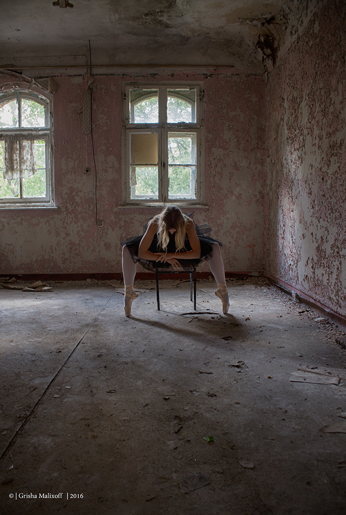 Canon EF 28-90mm f/4-5.6 sample photo. ...ballerina.urban project... photography