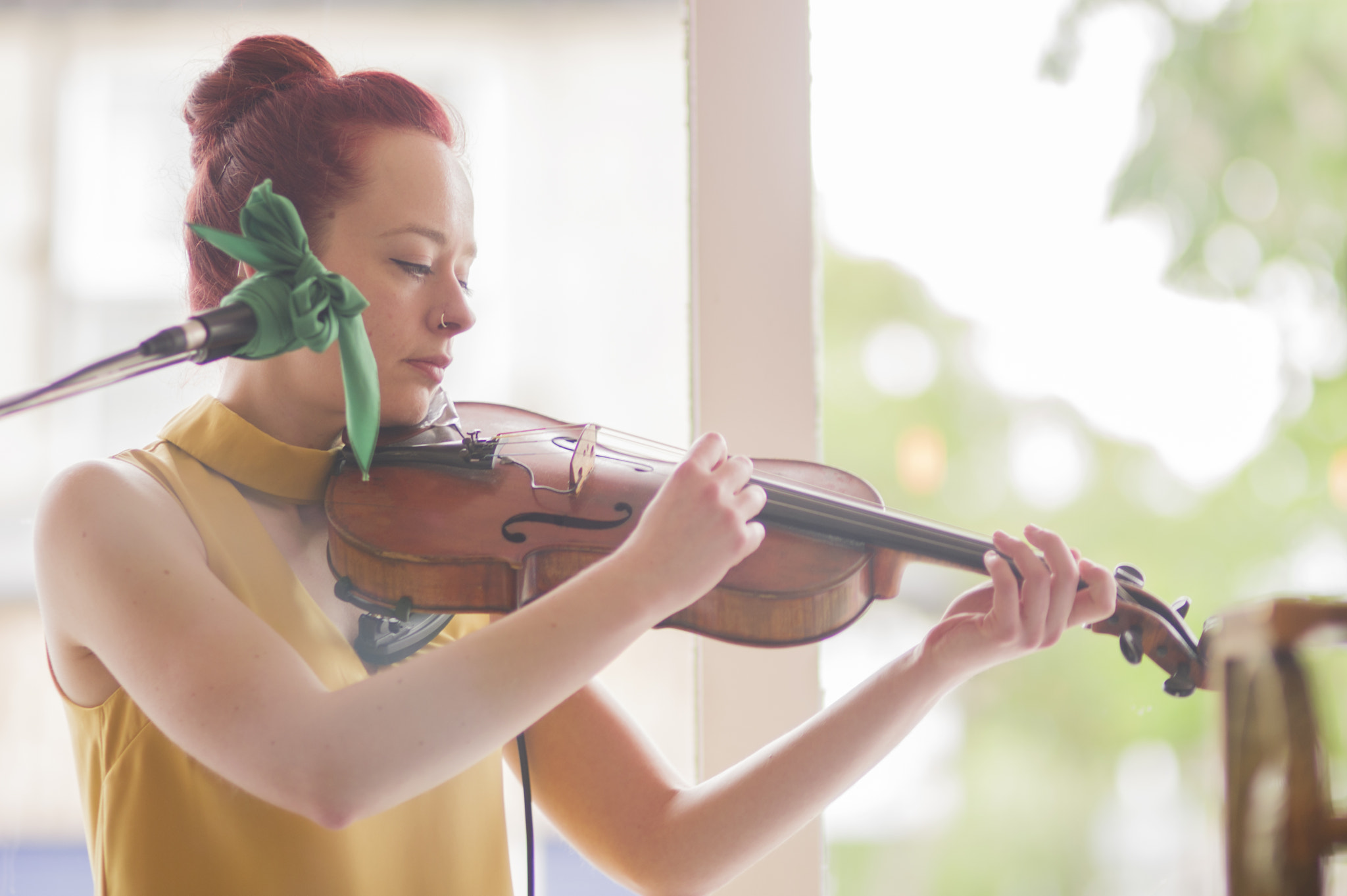 Pentax K-3 sample photo. Live performance, in a shop window photography