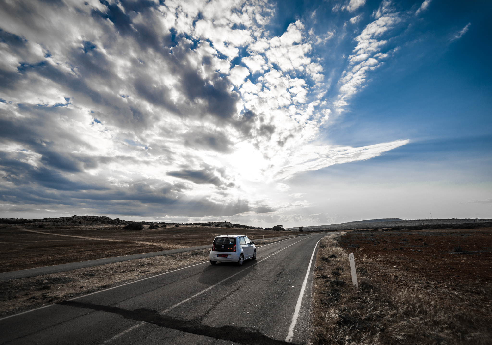 Samyang 14mm F2.8 ED AS IF UMC sample photo. To the clouds photography