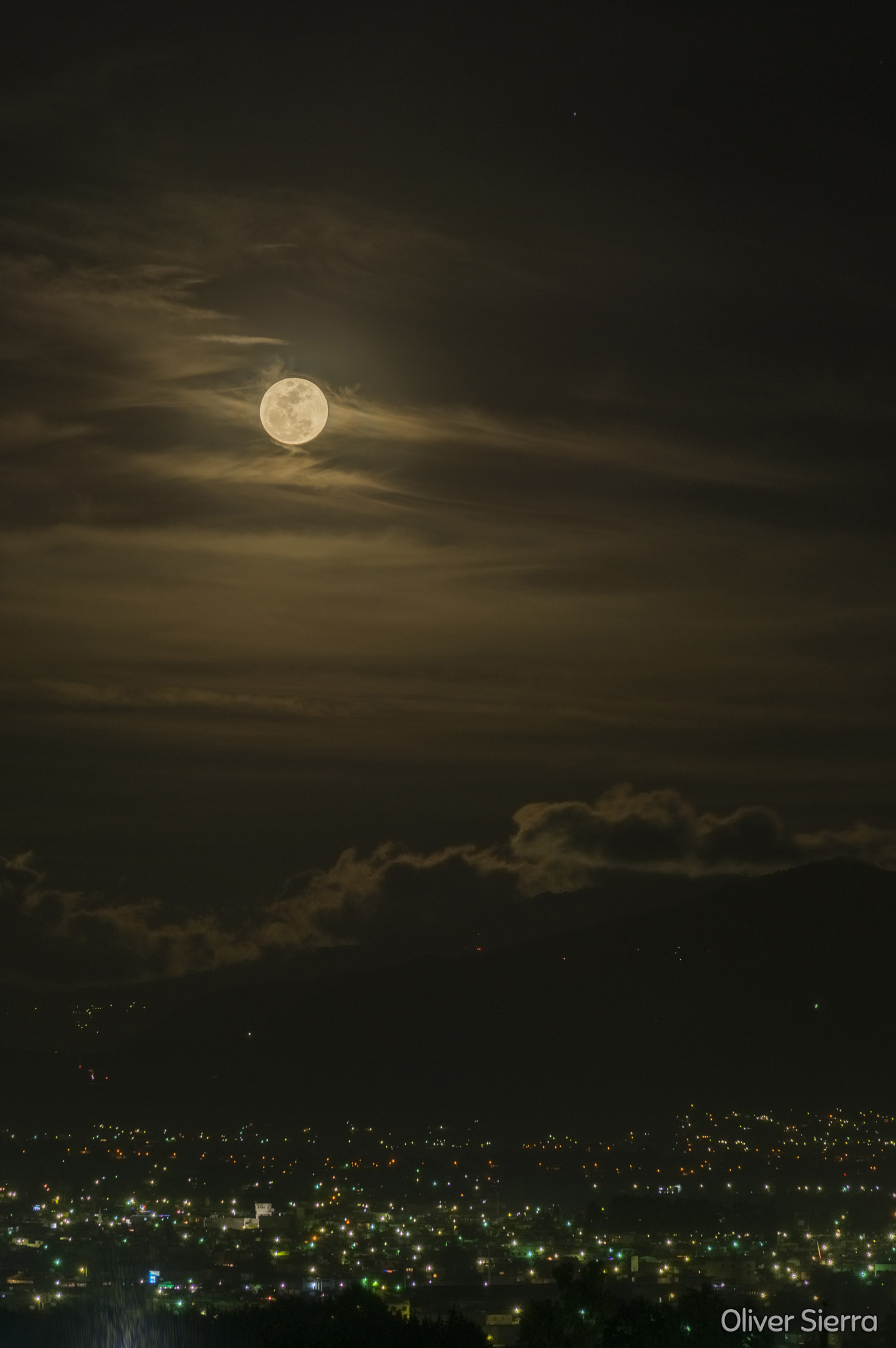 Sony SLT-A58 + Sony DT 55-200mm F4-5.6 SAM sample photo. Luna llena photography
