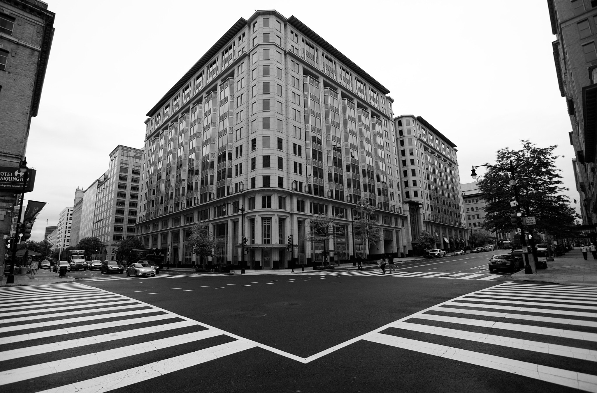 Canon EOS 5D + Canon EF 16-35mm F2.8L USM sample photo. Street photography