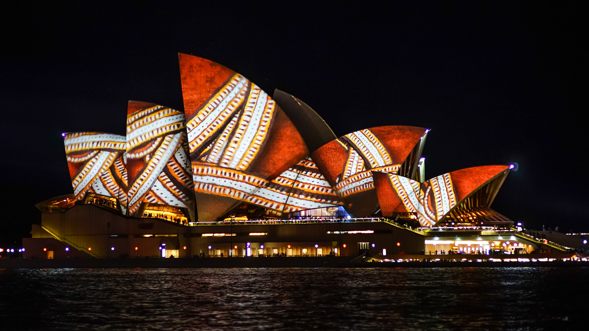 Sony a99 II + 85mm F1.4 sample photo. Vivid sydney 19 photography