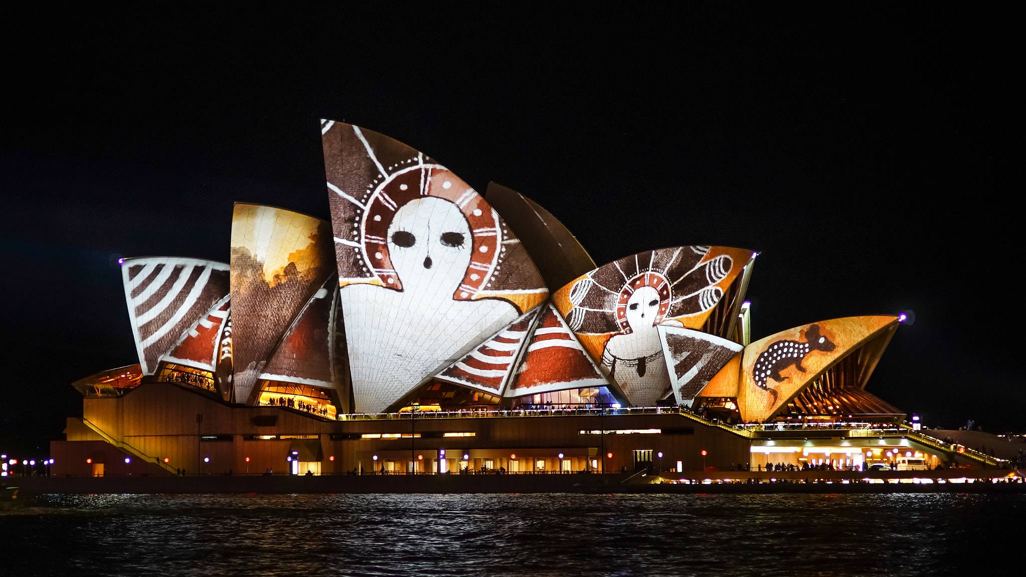 Sony a99 II + 85mm F1.4 sample photo. Vivid sydney 23 photography