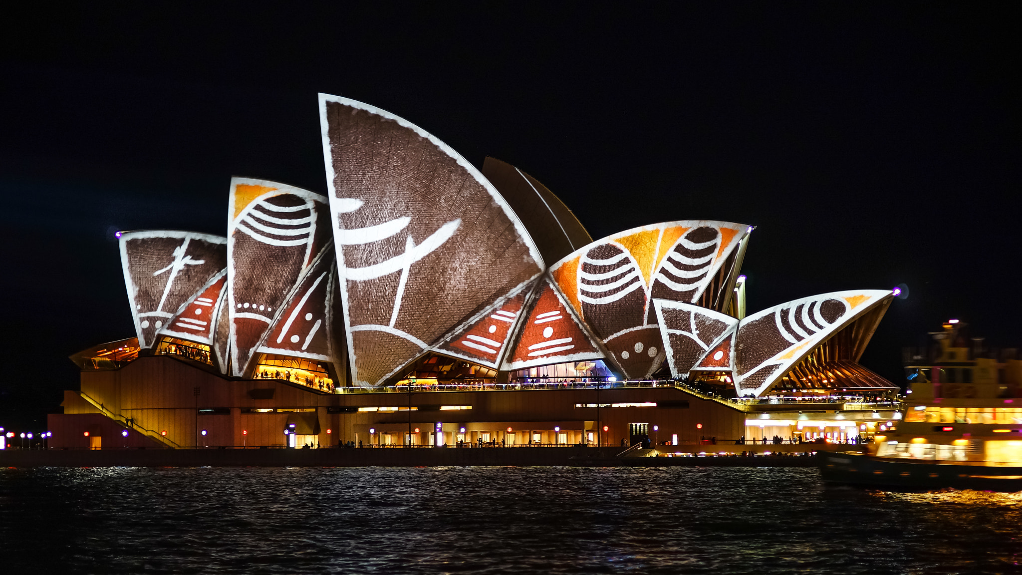 Sony a99 II + 85mm F1.4 sample photo. Vivid sydney 24 photography